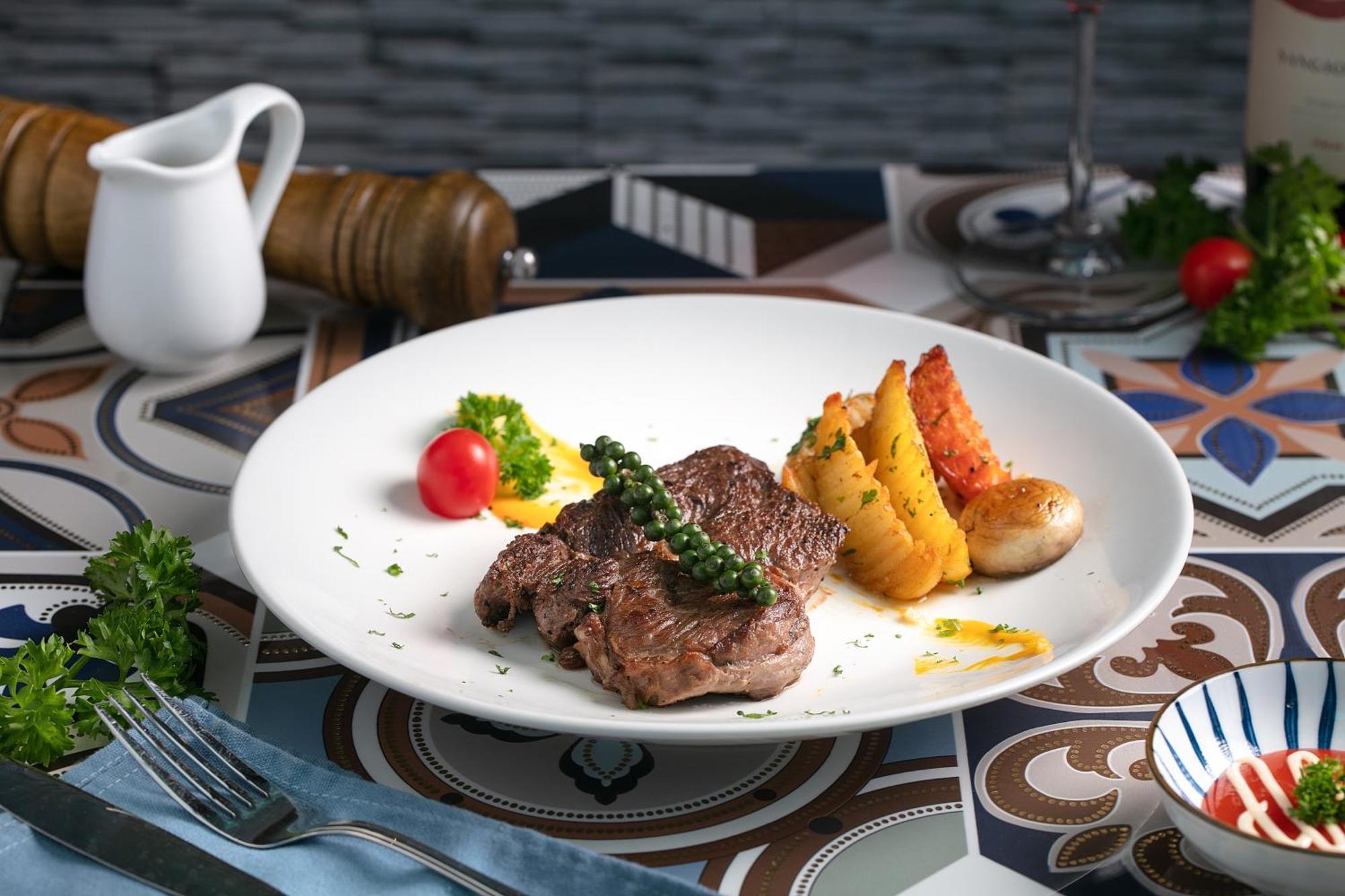 Khách sạn Westlake Pearl - & Pearl 4*