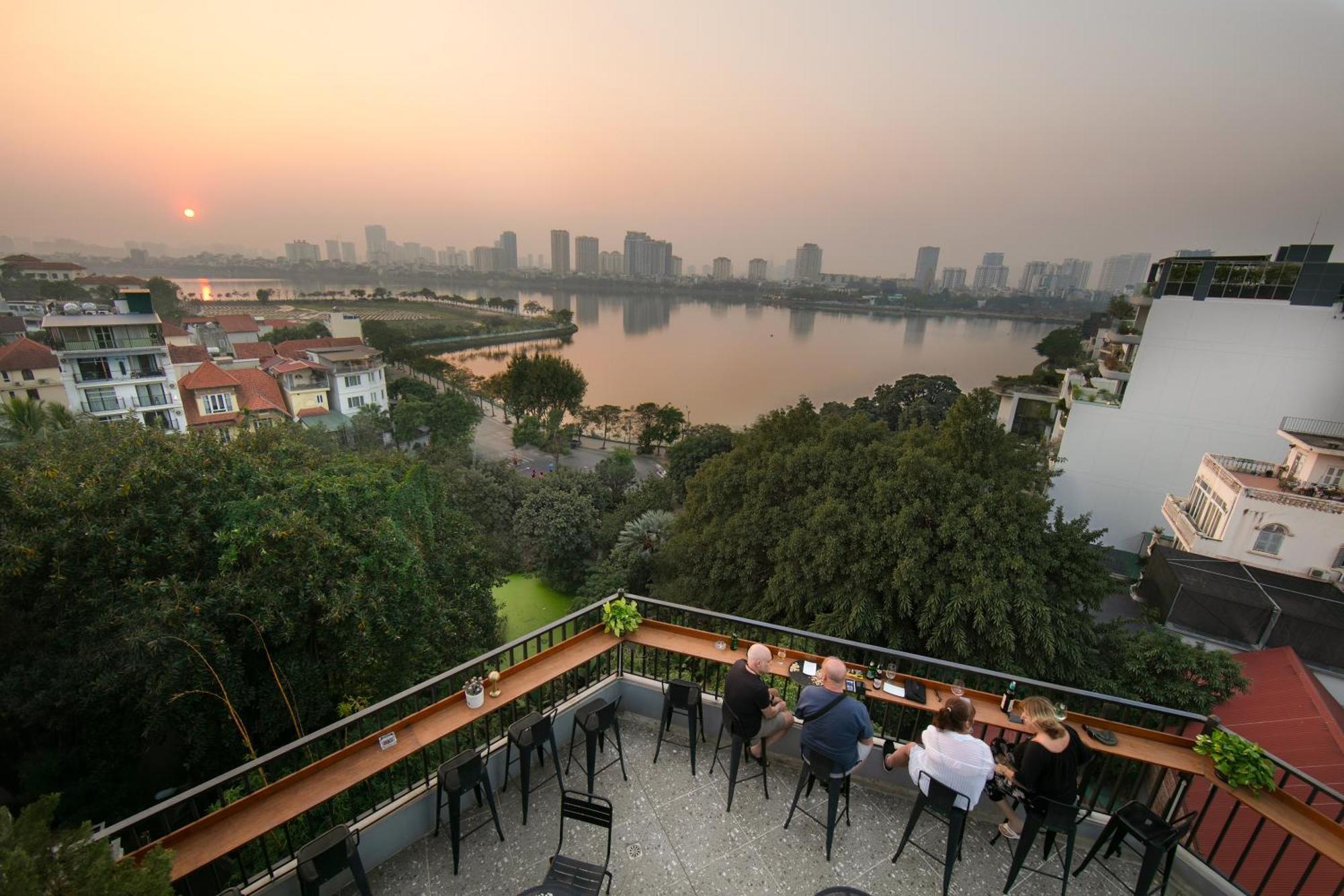 Khách sạn Westlake Pearl - & Pearl 4*
