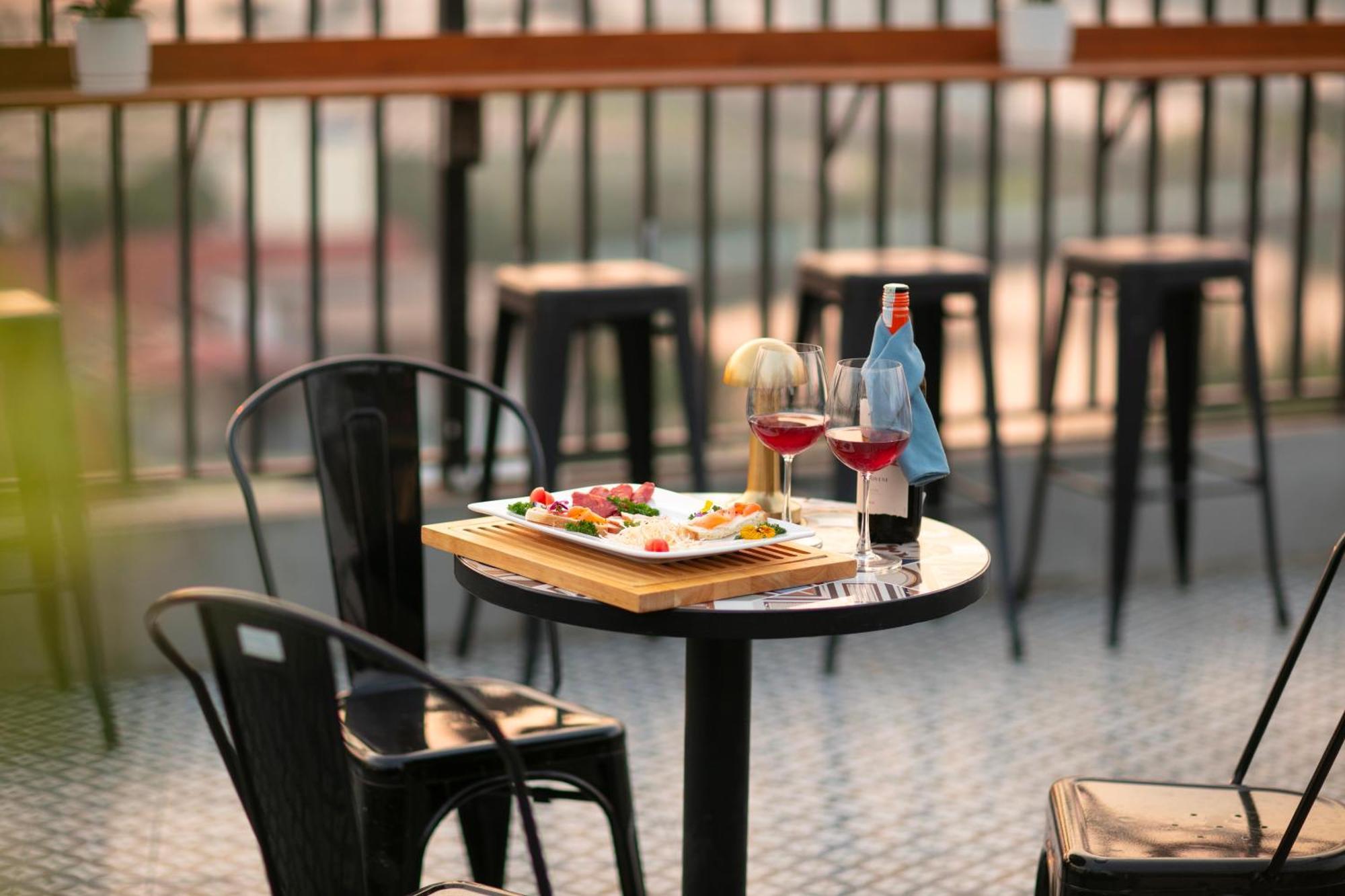 Westlake Pearl - & Pearl Khách sạn 4*