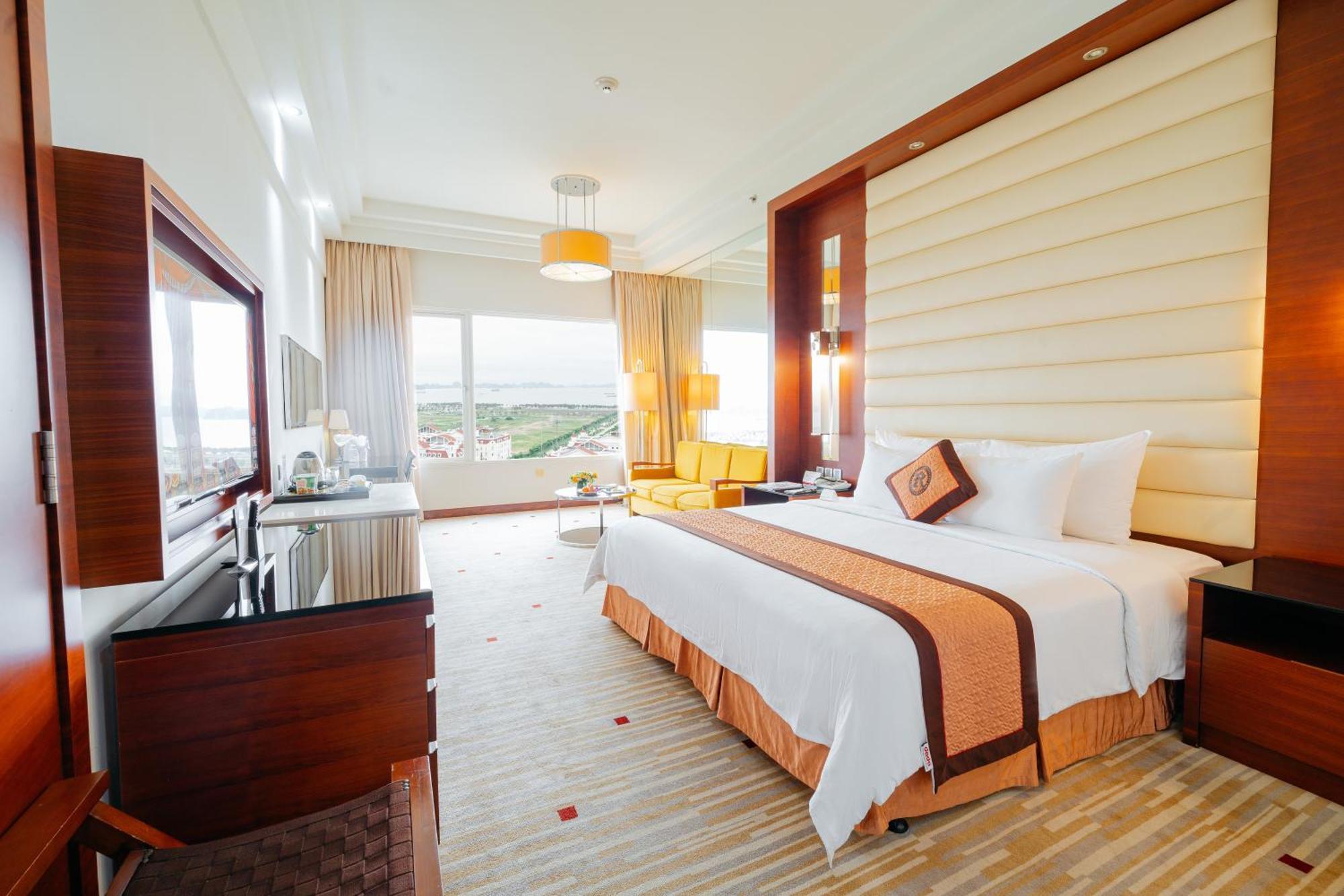 Royal Halong 5* Ha Long