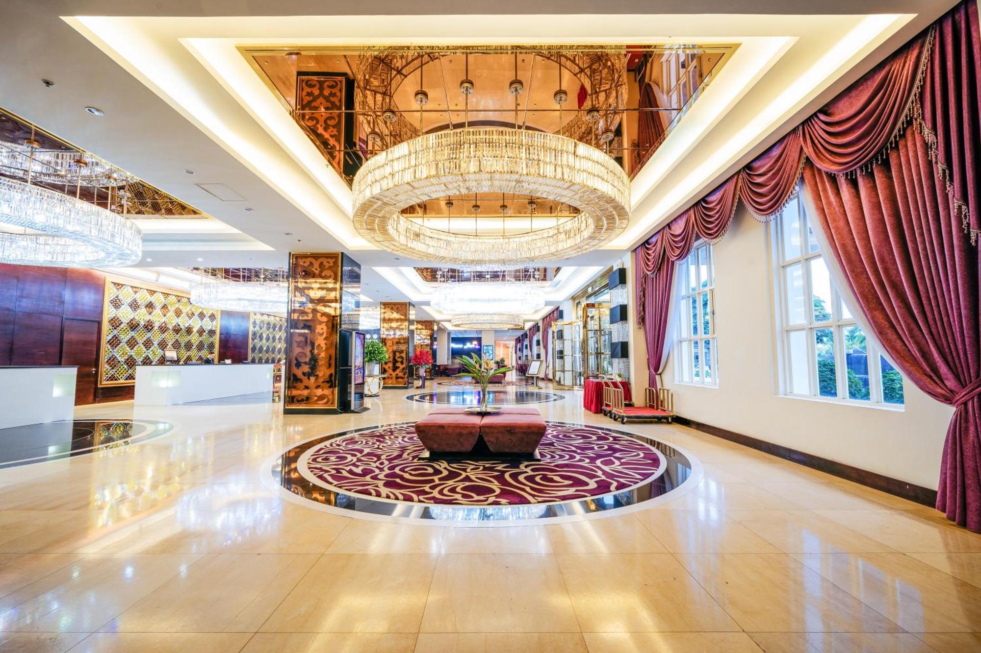 Hotel Royal Halong