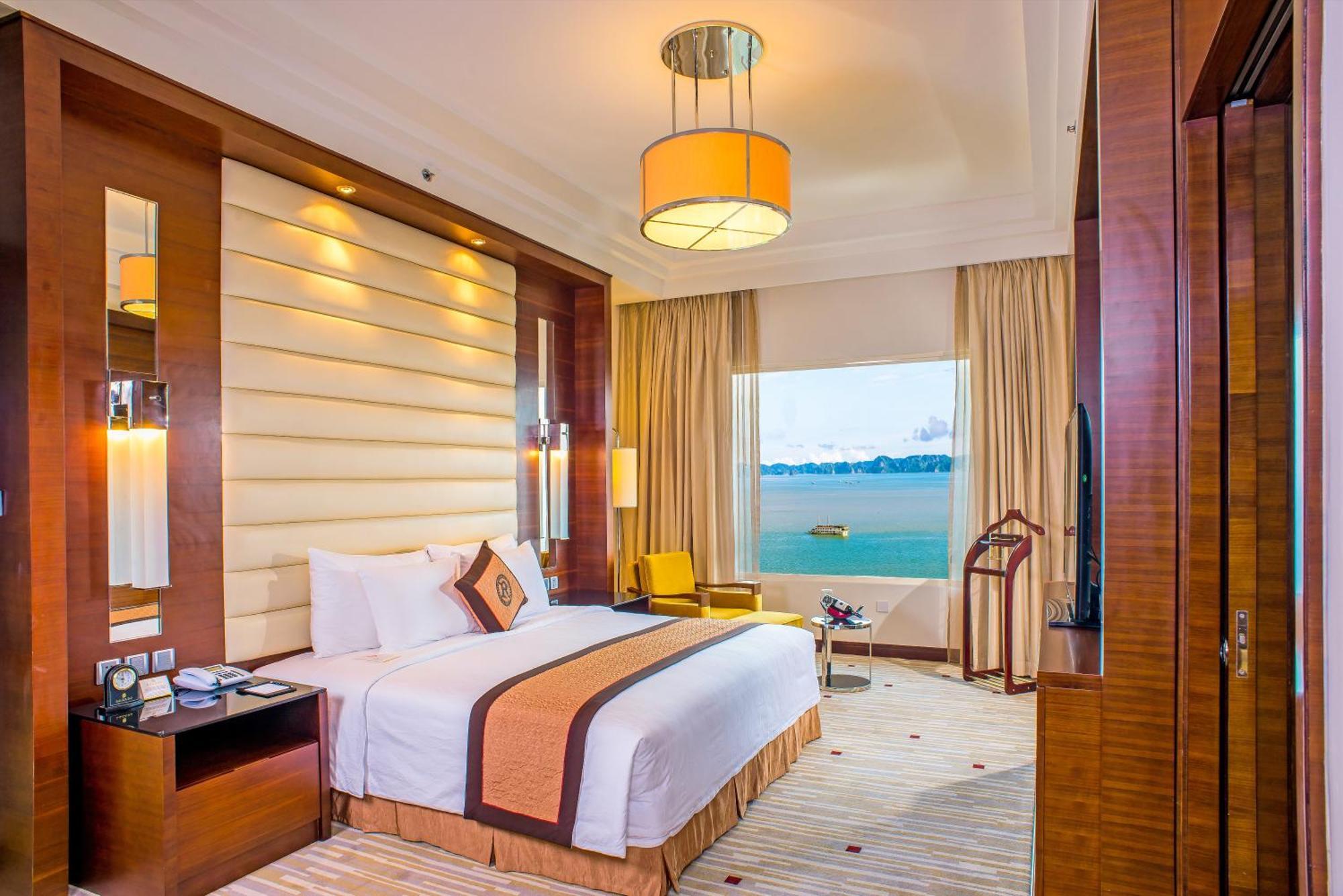 Royal Halong Ha Long