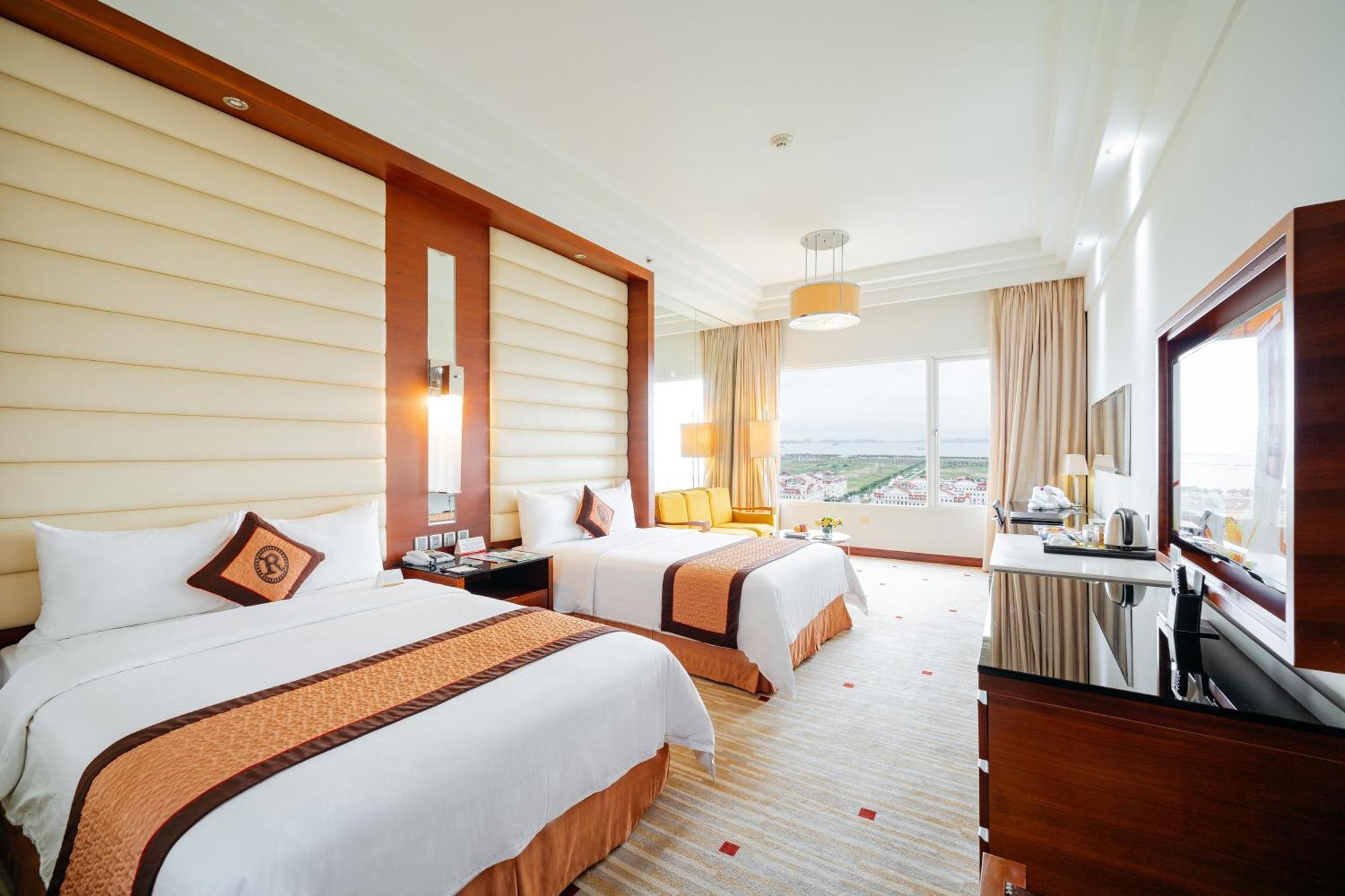 Hotel Royal Halong