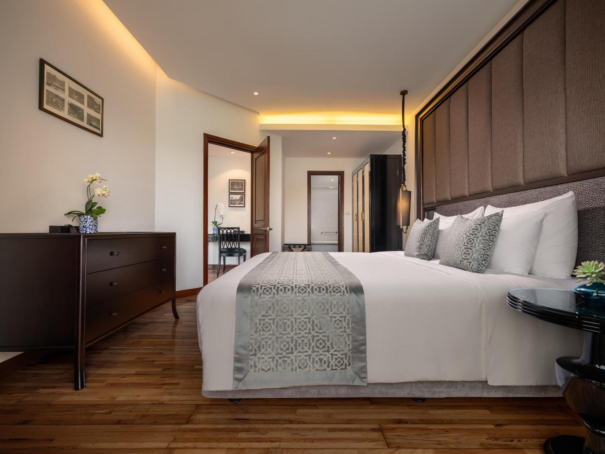 Elegant Westlake 5* Hanoi