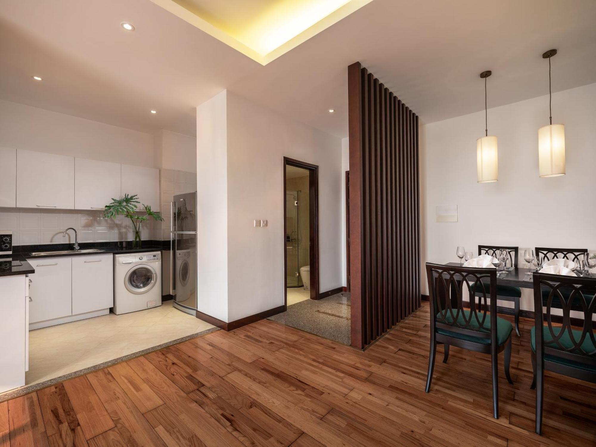 Elegant Westlake Hotel