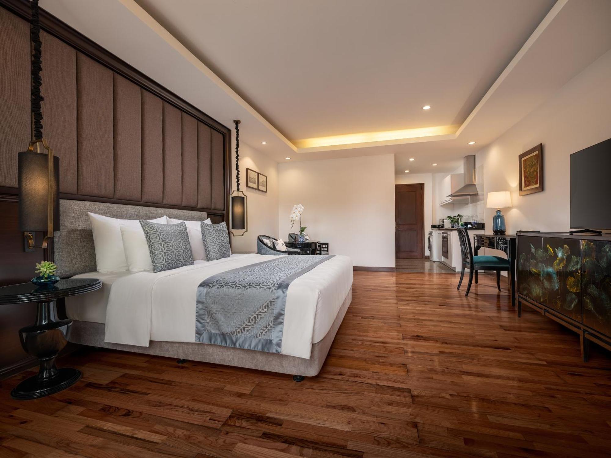 Hotel Elegant Westlake
