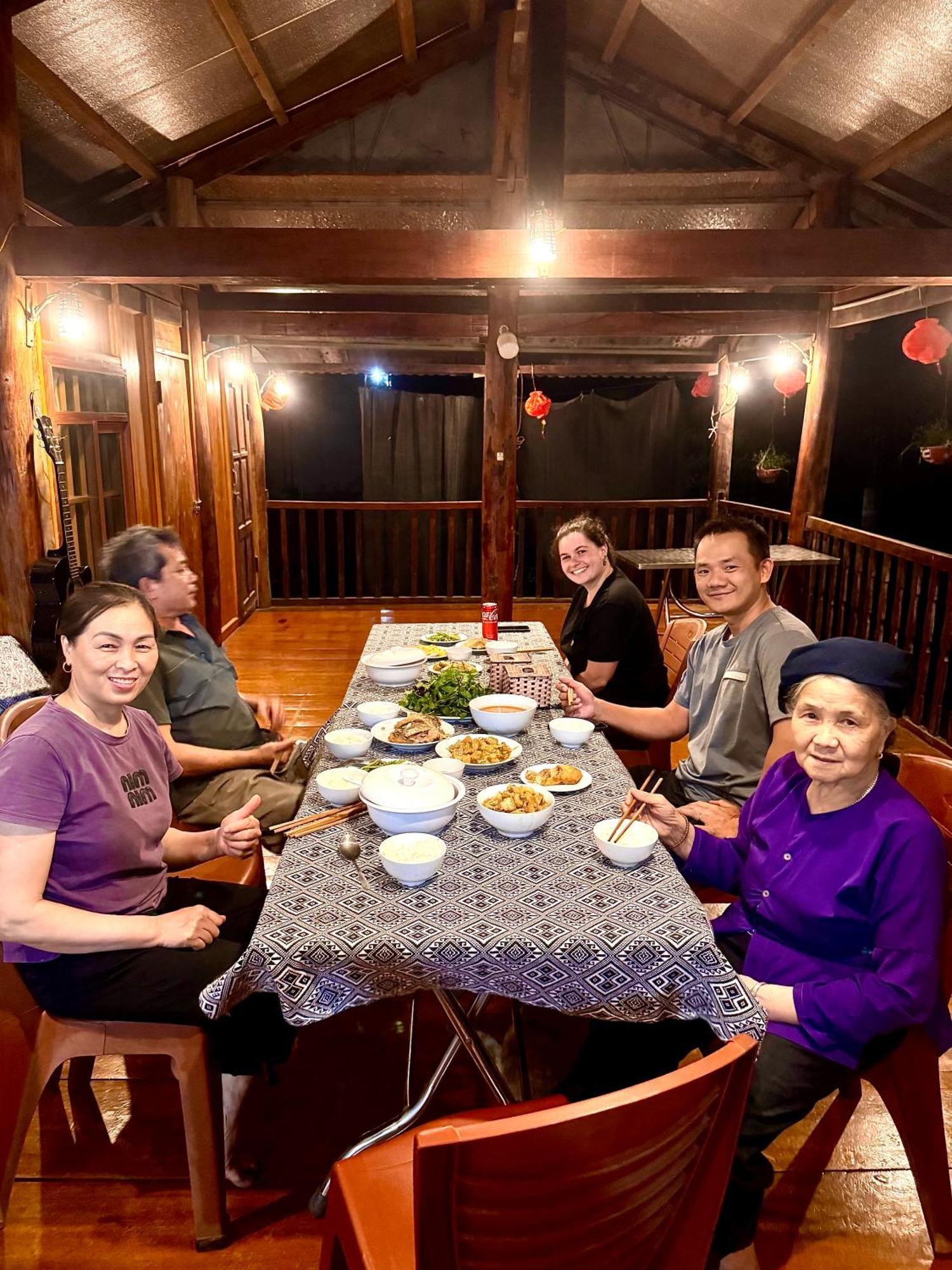 Lake-huyen Hao Bed & Breakfast *