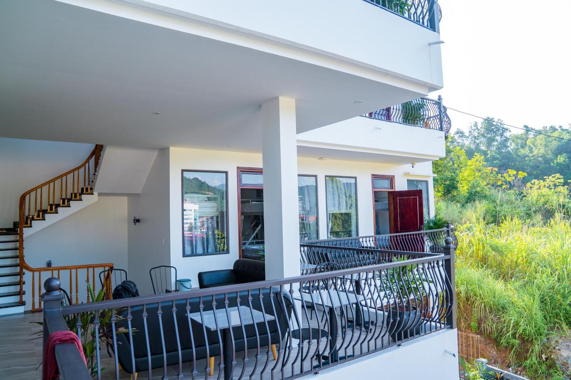 Hotel Lila & Motorbike Tours