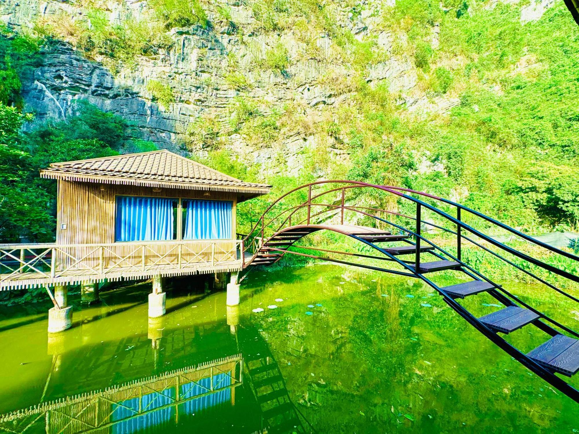 Valley - Thung Lung Xanh Nguyen Ngoai