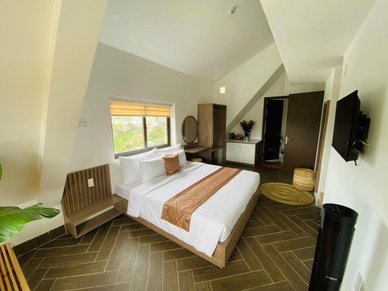 Hotel Nang's & Coffee Da Lat