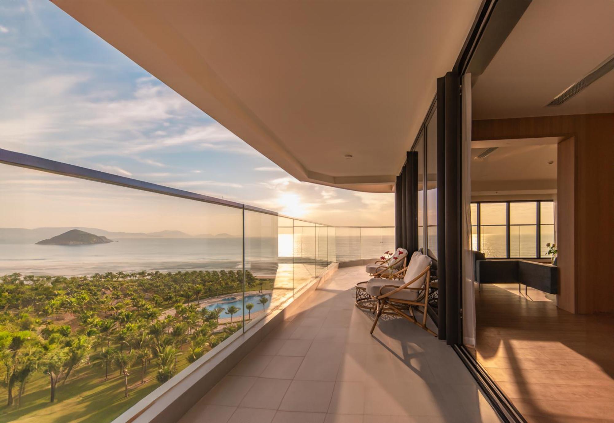 Aquamarine Beachfront & 5* Cam Ranh