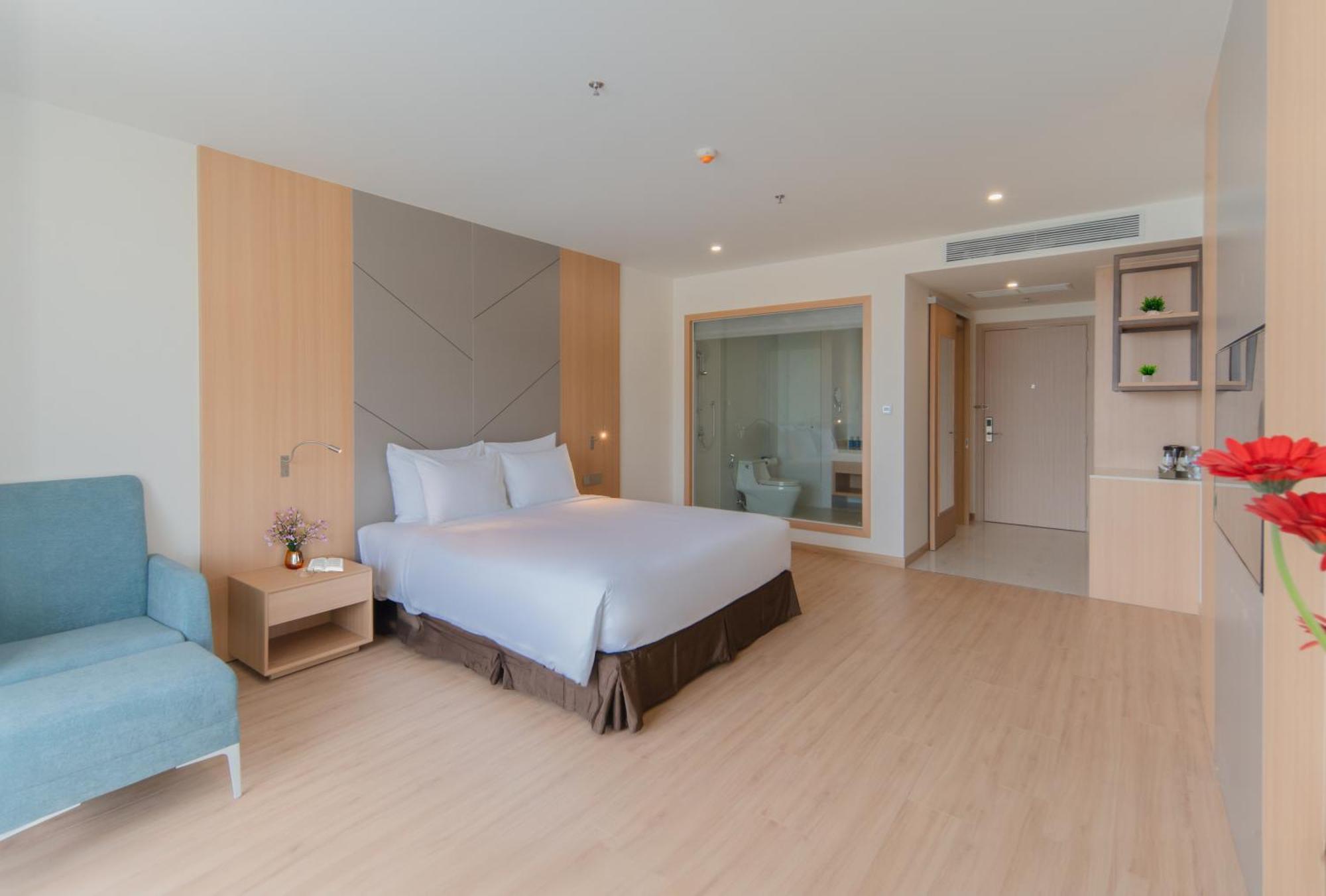 Aquamarine Beachfront & 5*