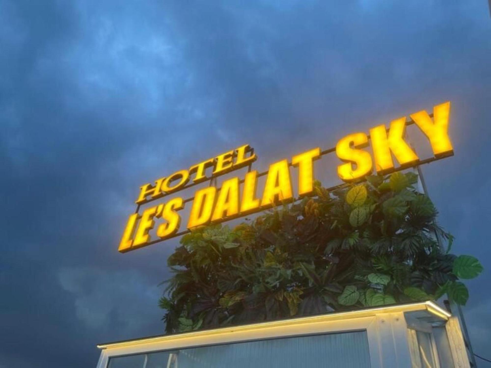 Le's Sky Hotel *