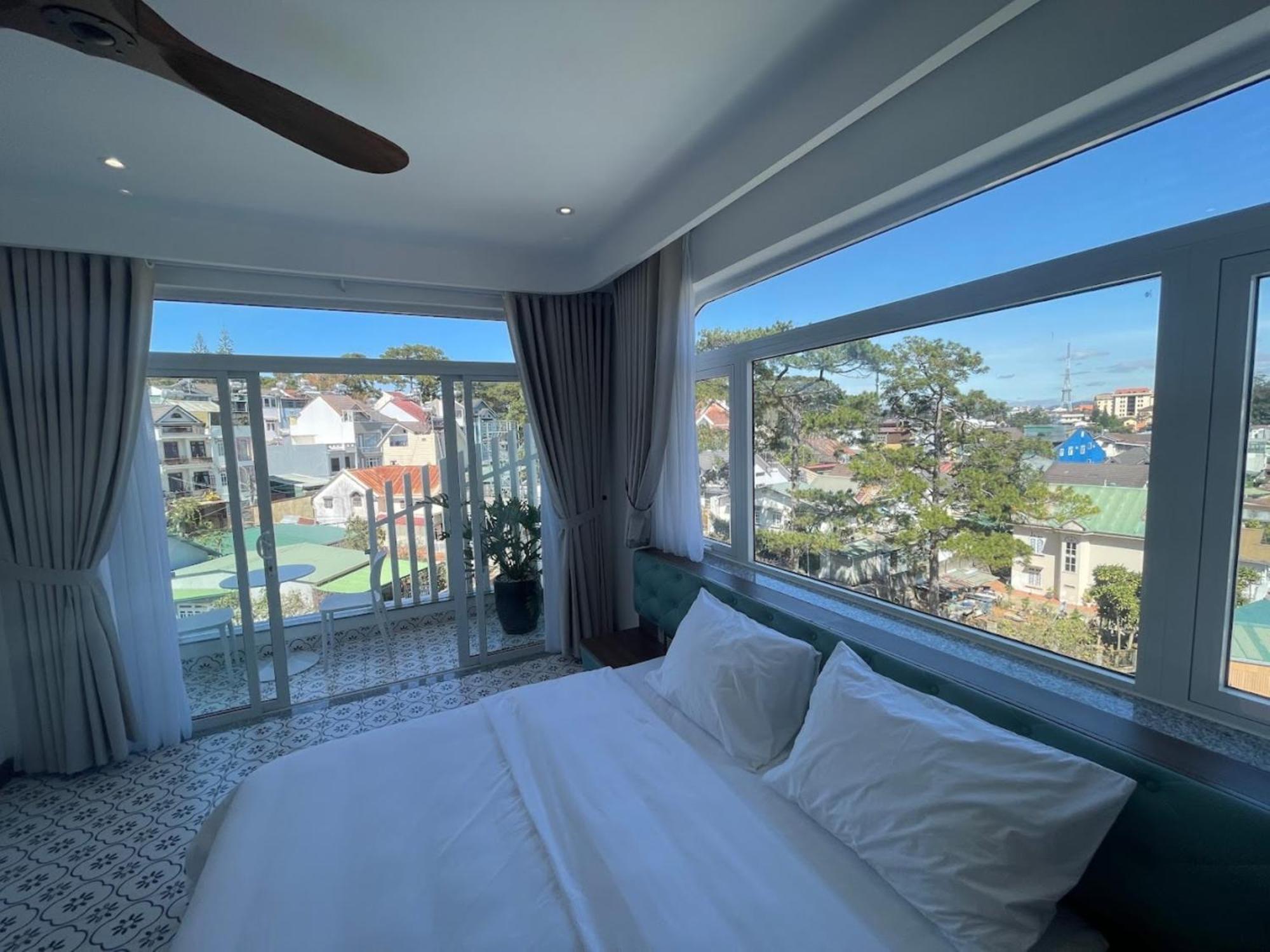 Hotel Le's Sky