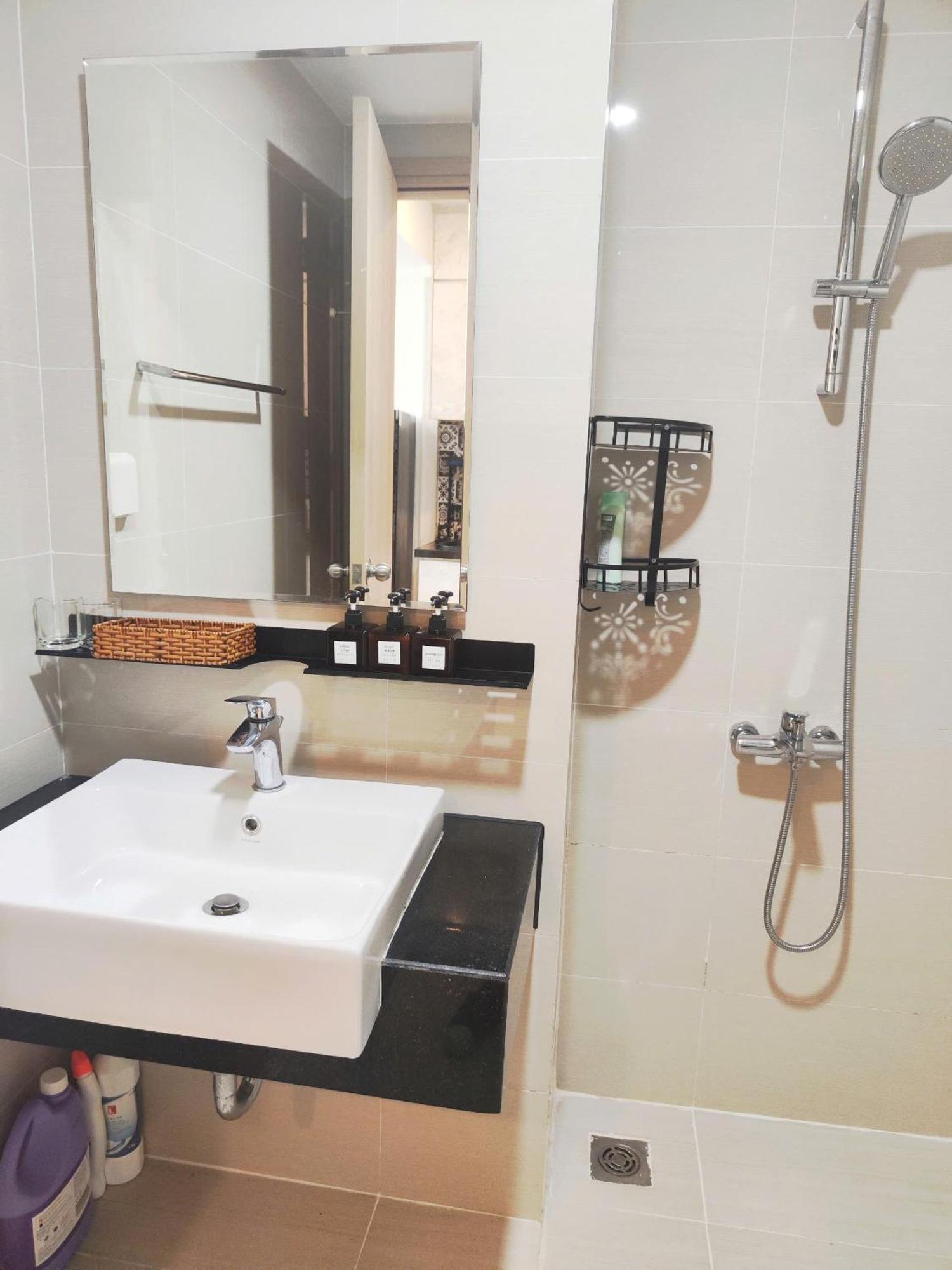 Aparthotel Botanica Premier - With Swimming Pool, Near The Airport *