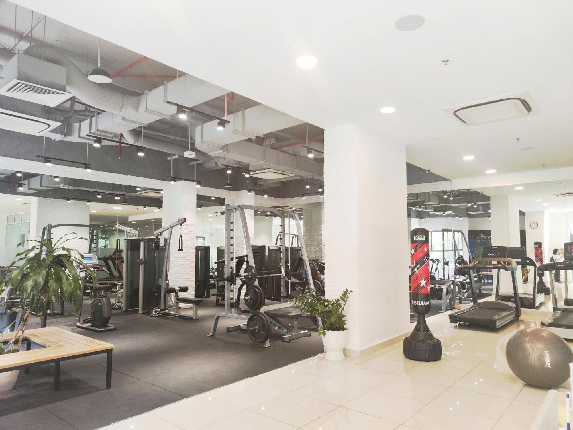 Botanica Premier - With Swimming Pool, Near The Airport Aparthotel