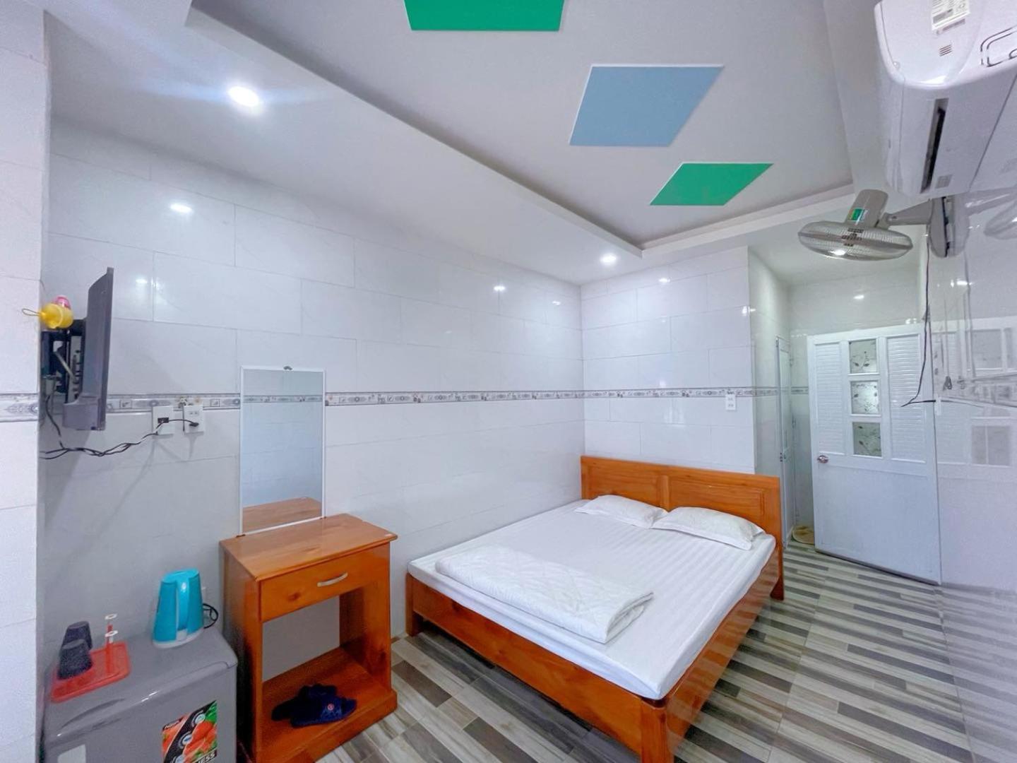 Khách Sạn Lý Phú Quý