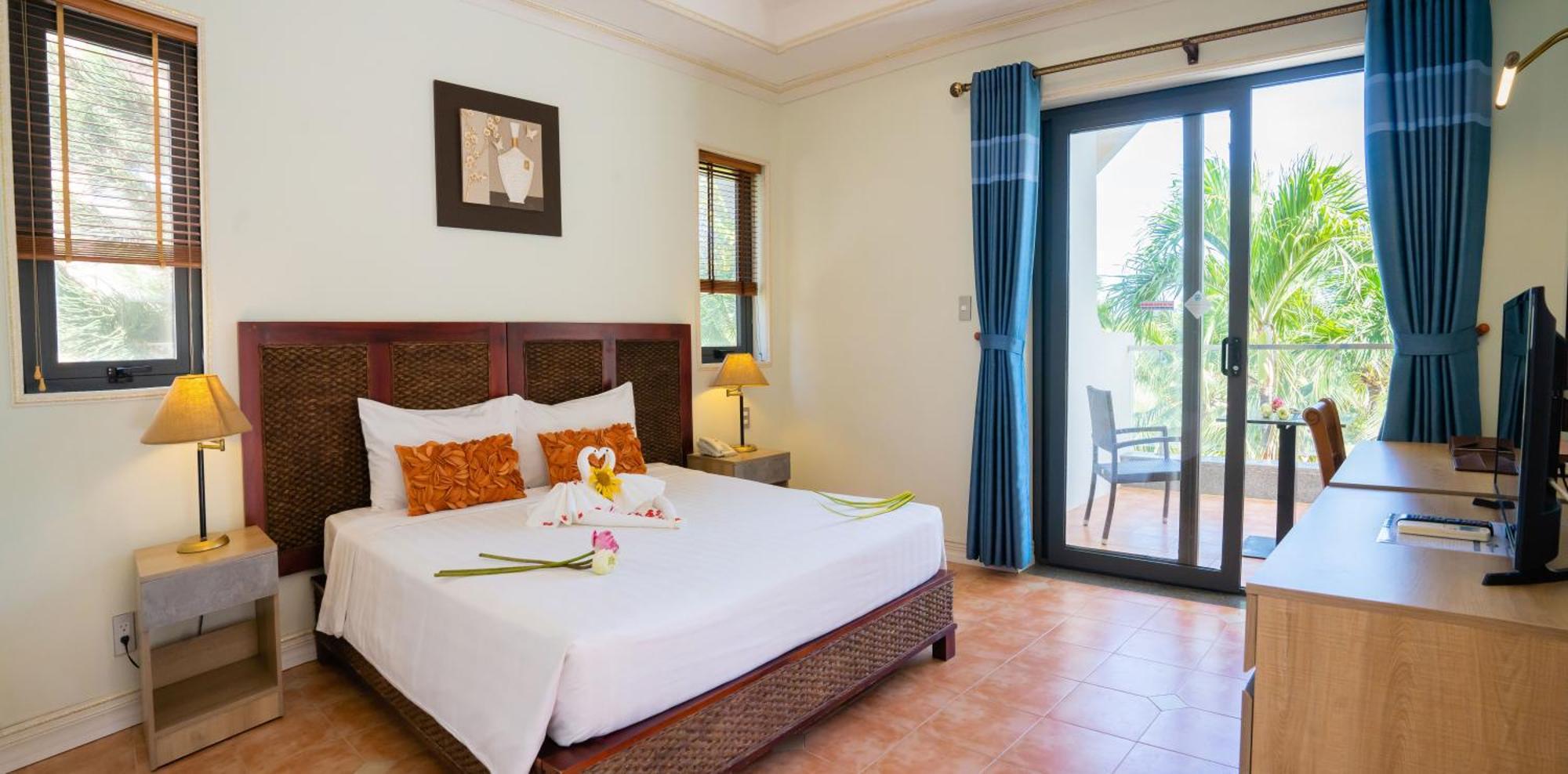 Resort Lotus & 4*