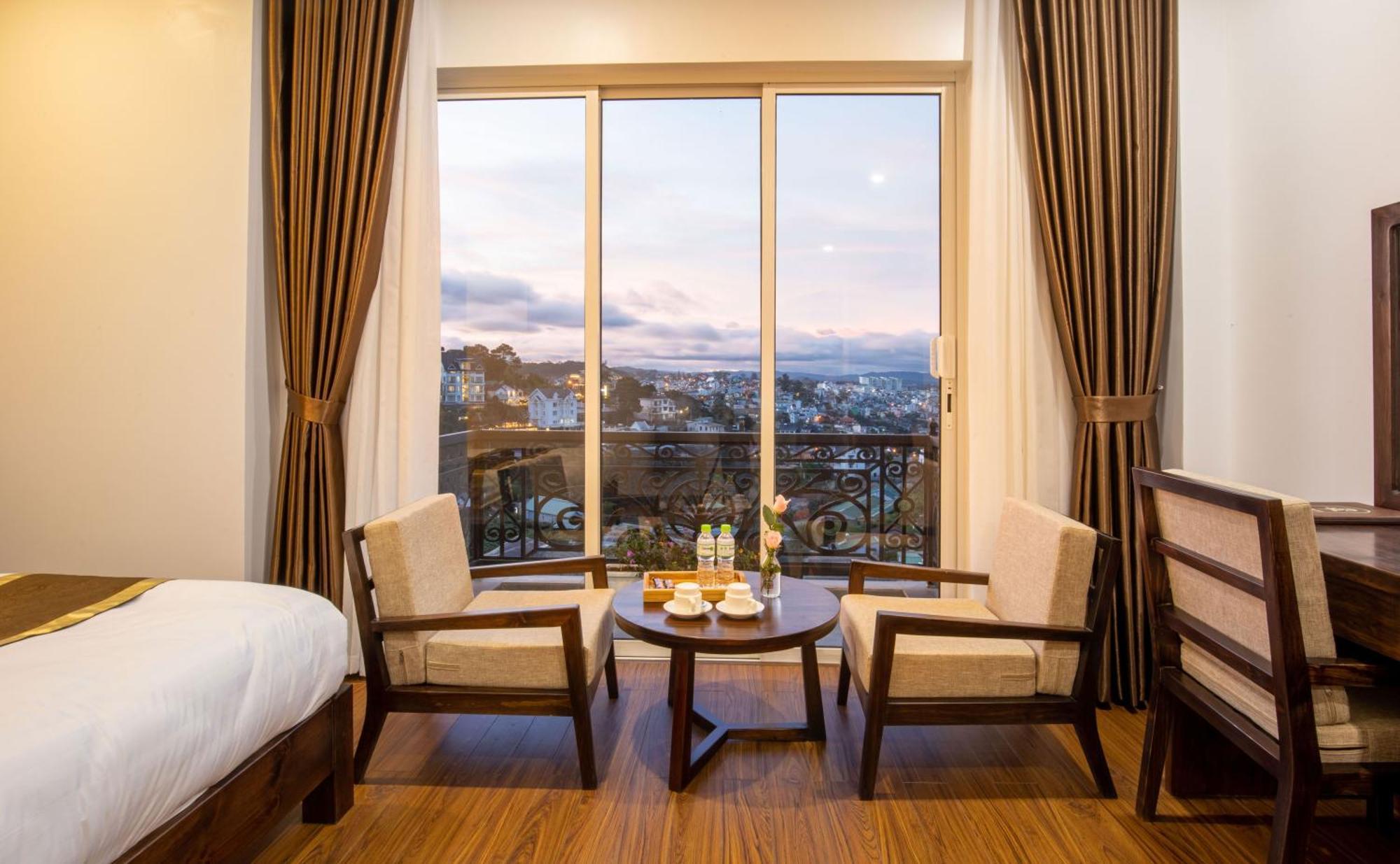 Hotel La Pense'e -