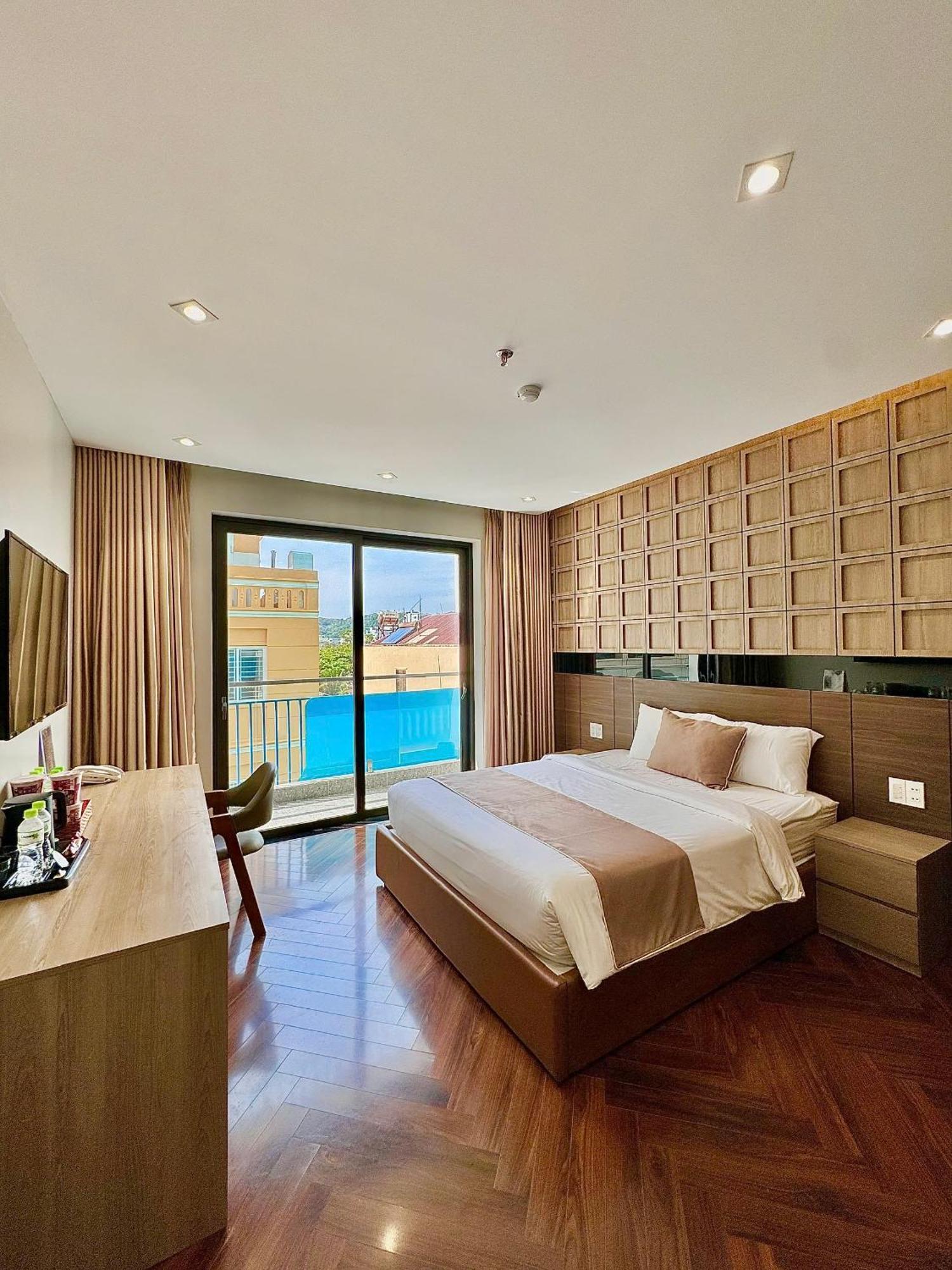 Hotel Long 2