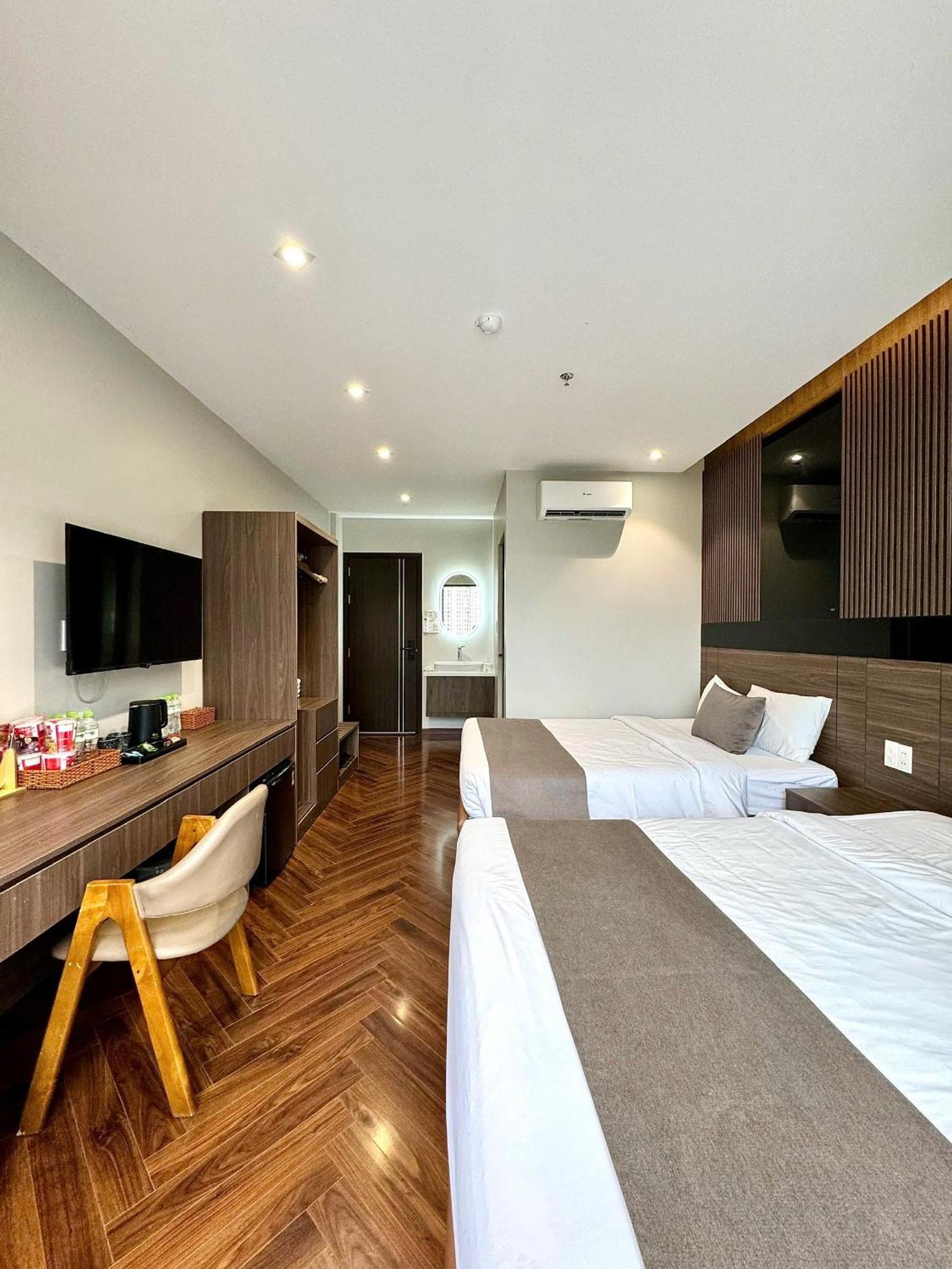 Hotel Long 2