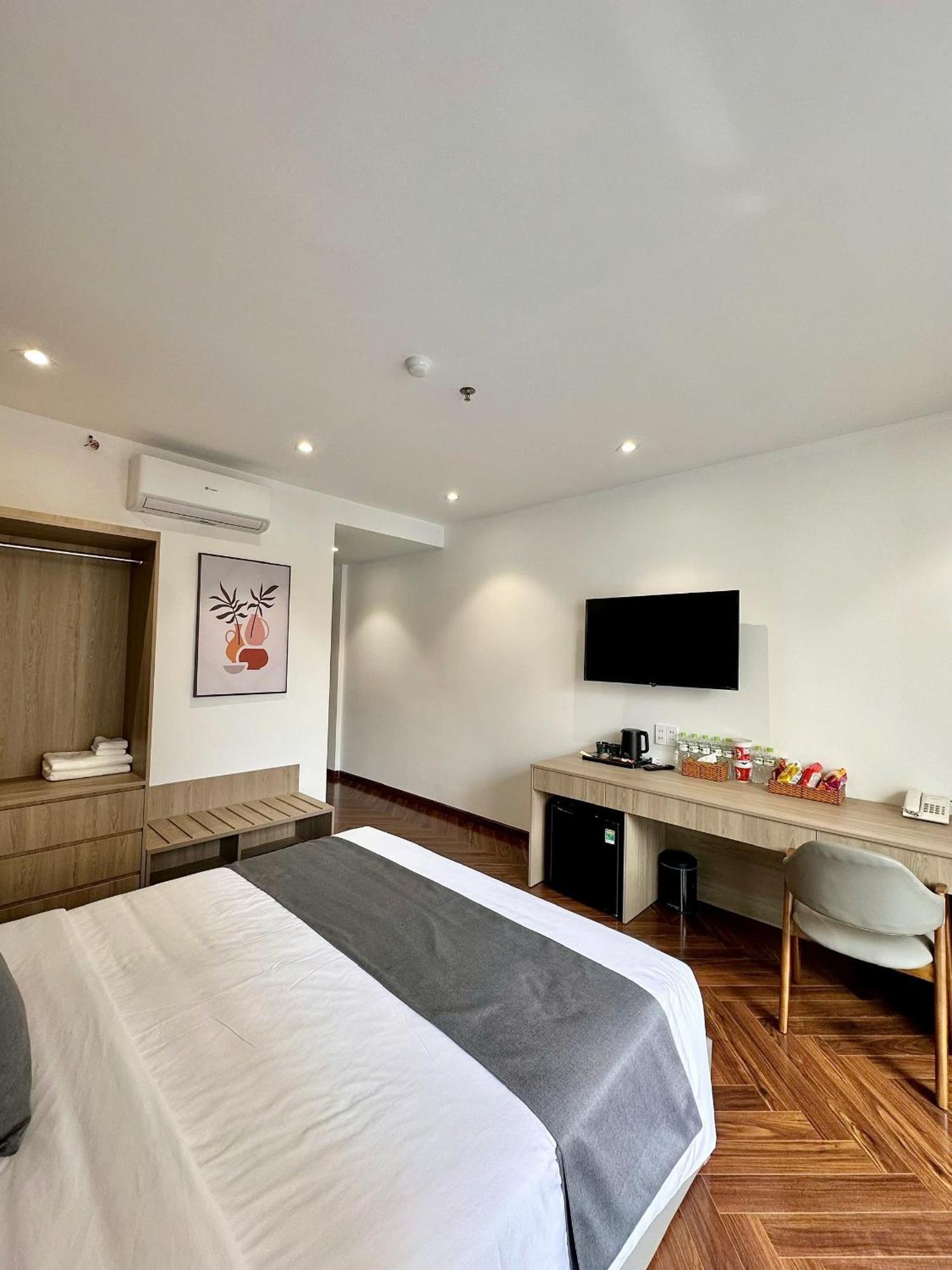 Long 2 Hotel