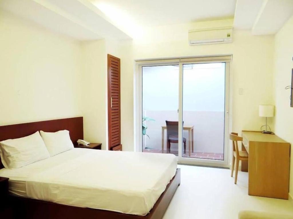 Hotel Edenpark & Service 2*