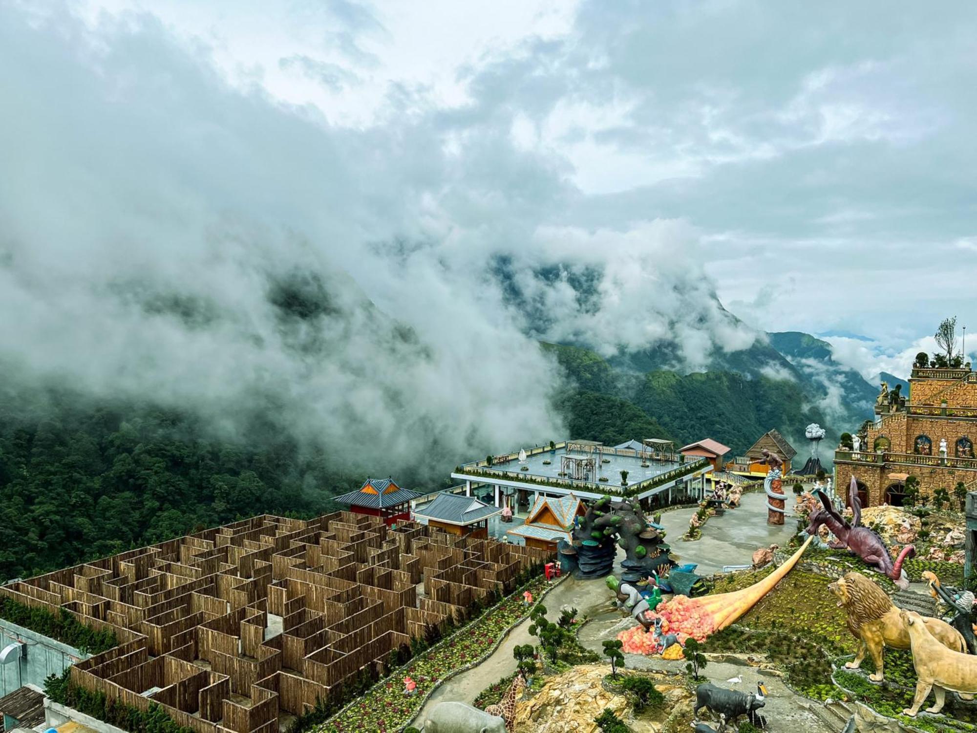 Heaven Gate O Quy Ho Lao Cai