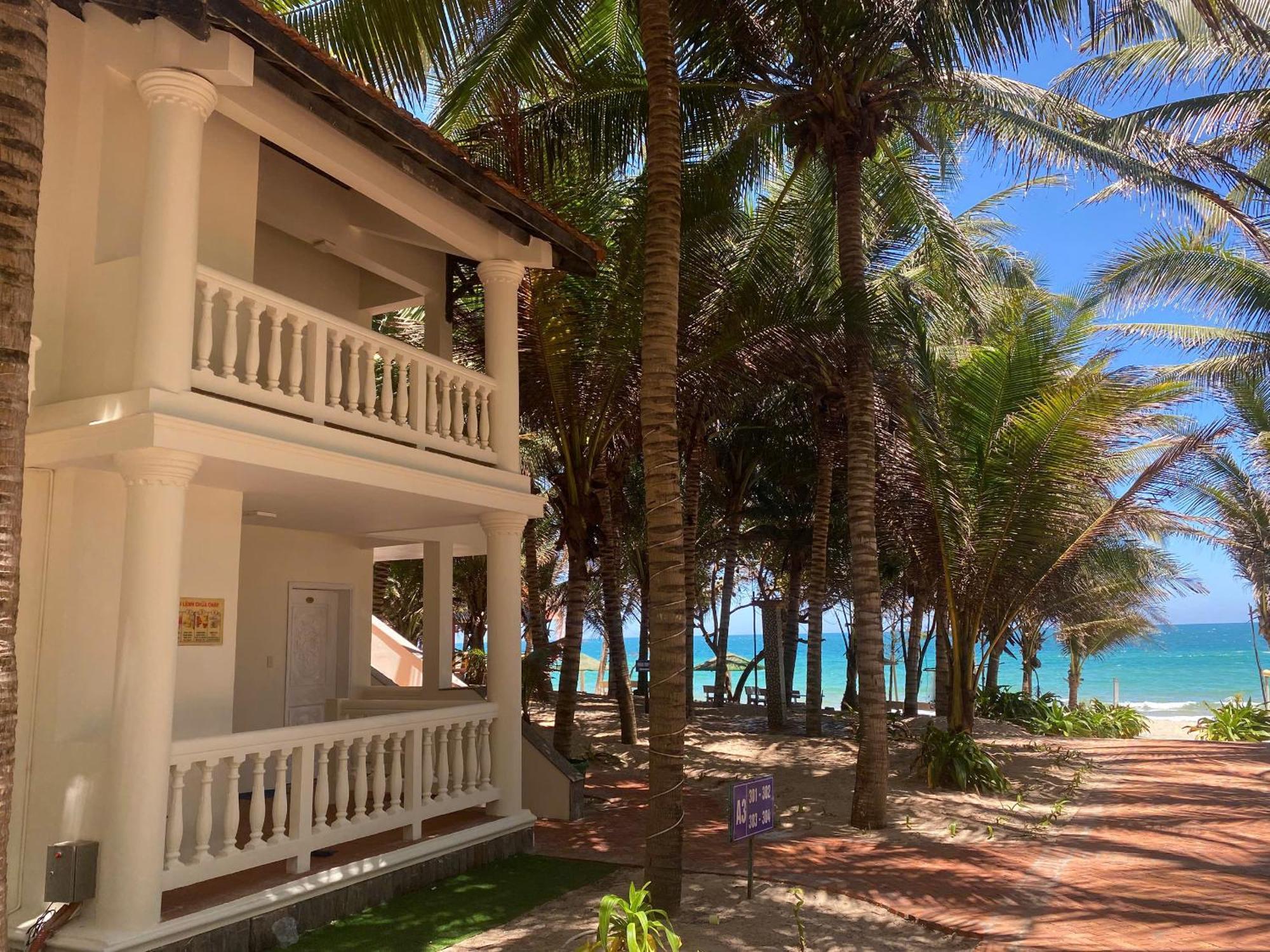 Kega Lighthouse Resort
