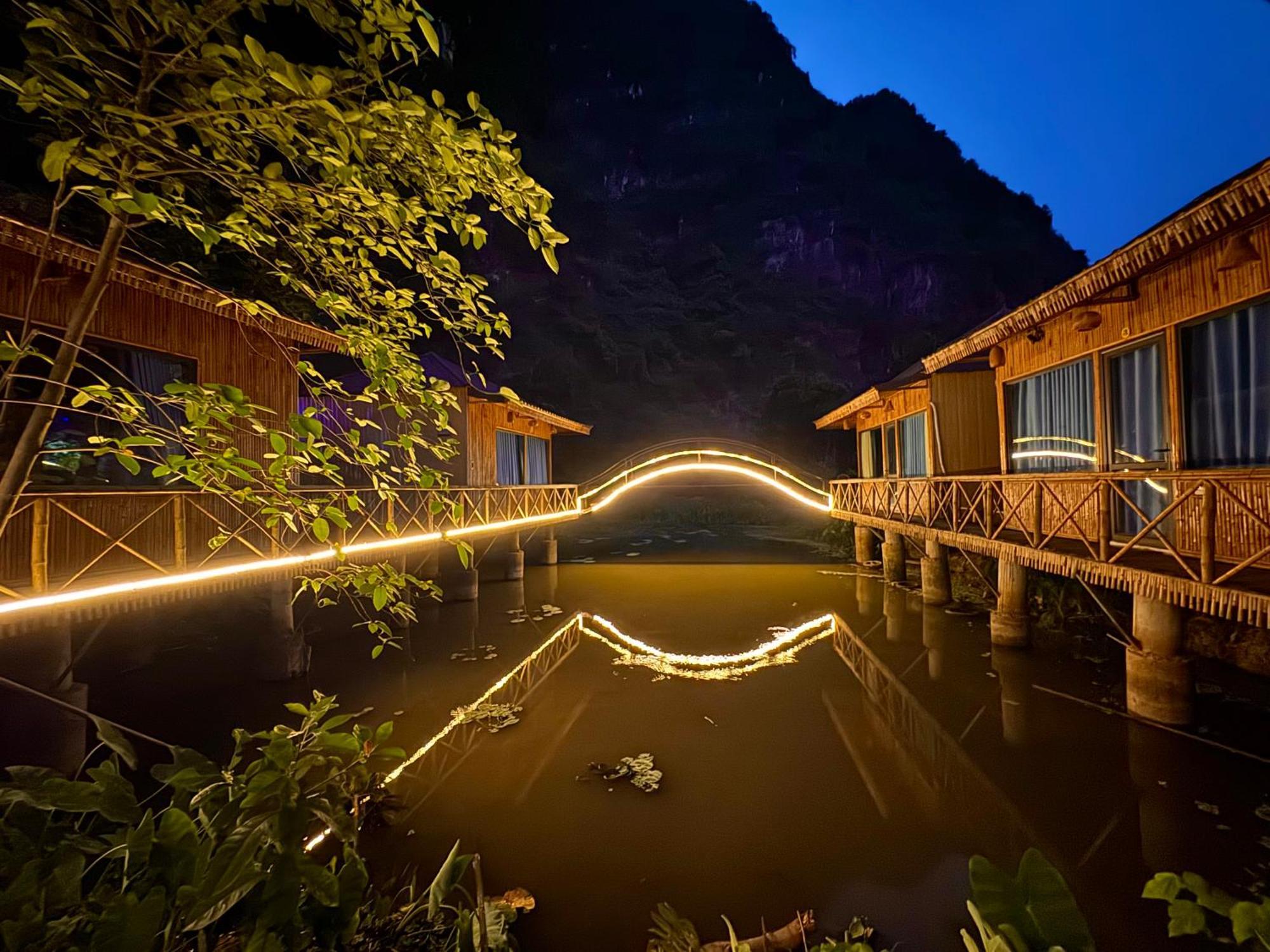 Valley - Thung Lung Xanh * Nguyen Ngoai