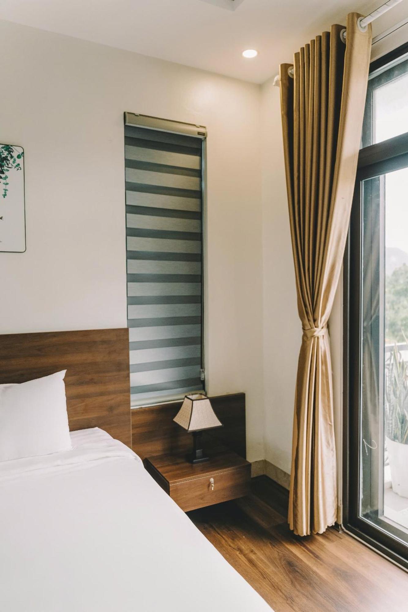 Tam Coc Harbor View & Travel Hotel