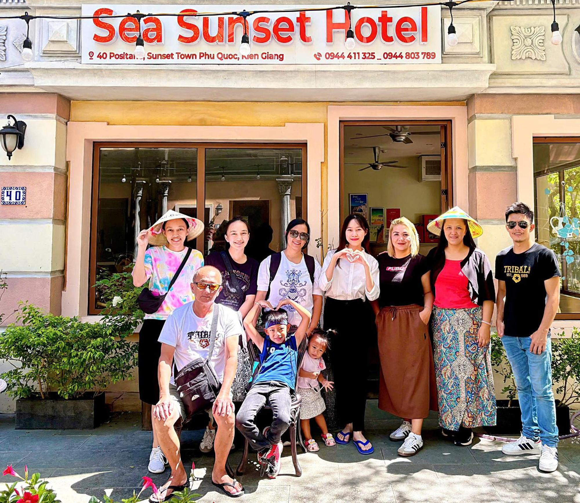 Sea Sunset - Welcome To A Mixing World Of Friends Hotel