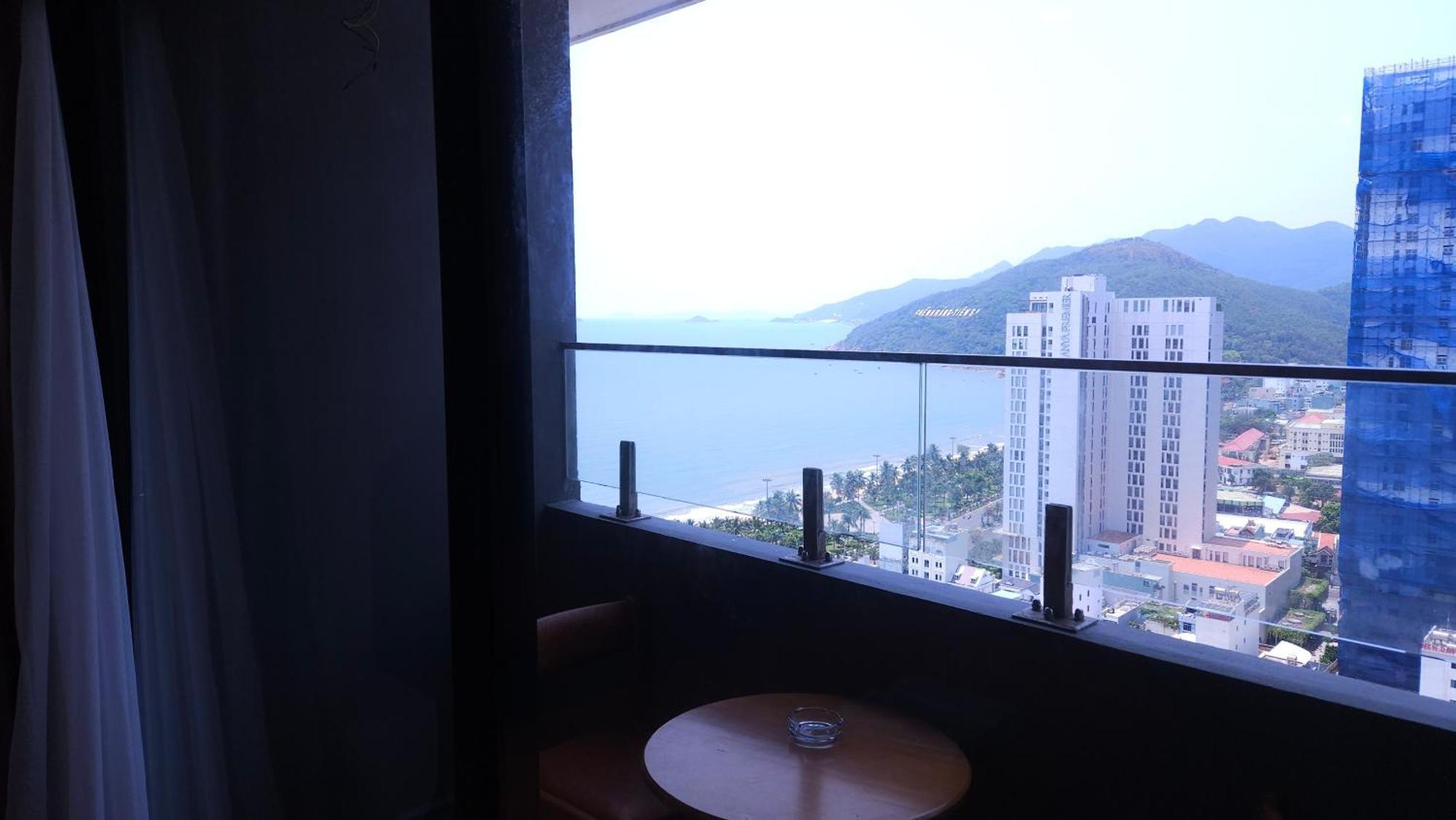 Flc Sea Tower - Chillnow Aparthotel