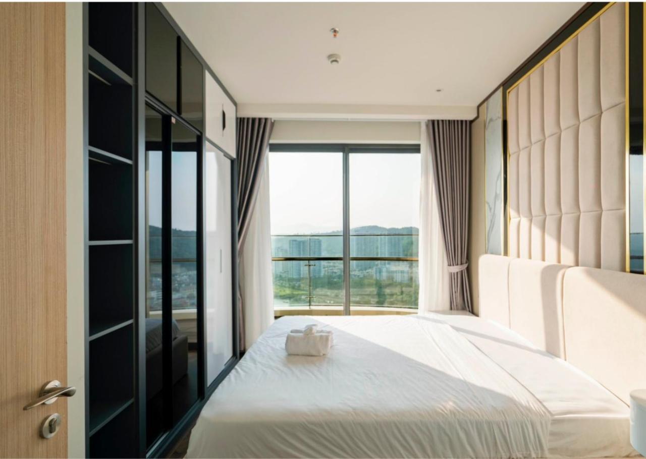 Bay View Halong Panoramic Bay View Luxury * Ha Long