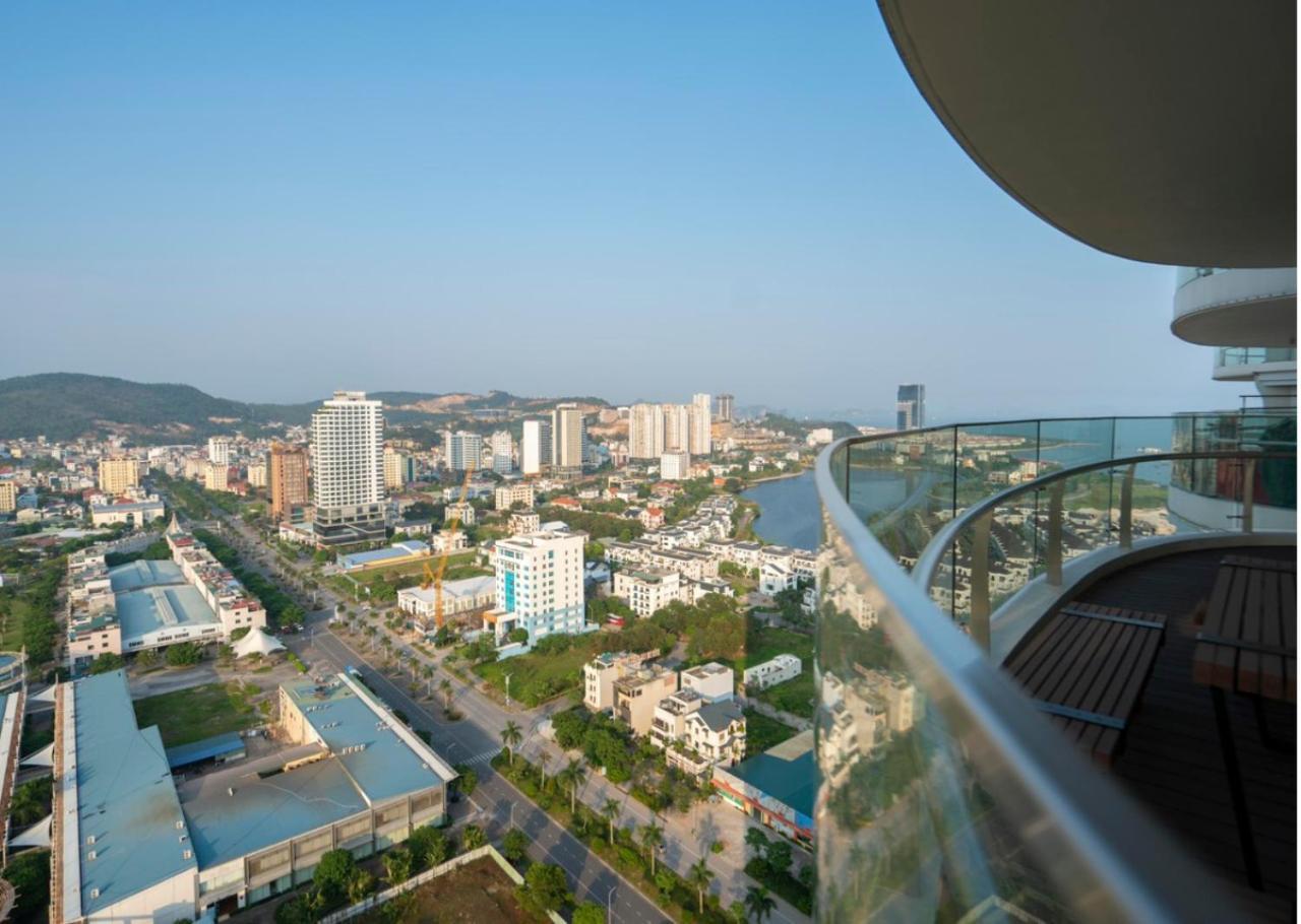 Aparthotel Bay View Halong Panoramic Bay View Luxury Ha Long