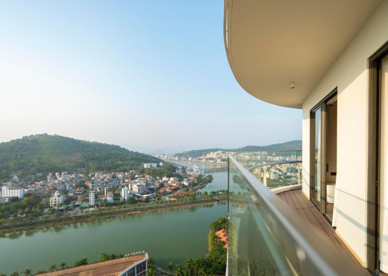 Aparthotel Bay View Halong Panoramic Bay View Luxury