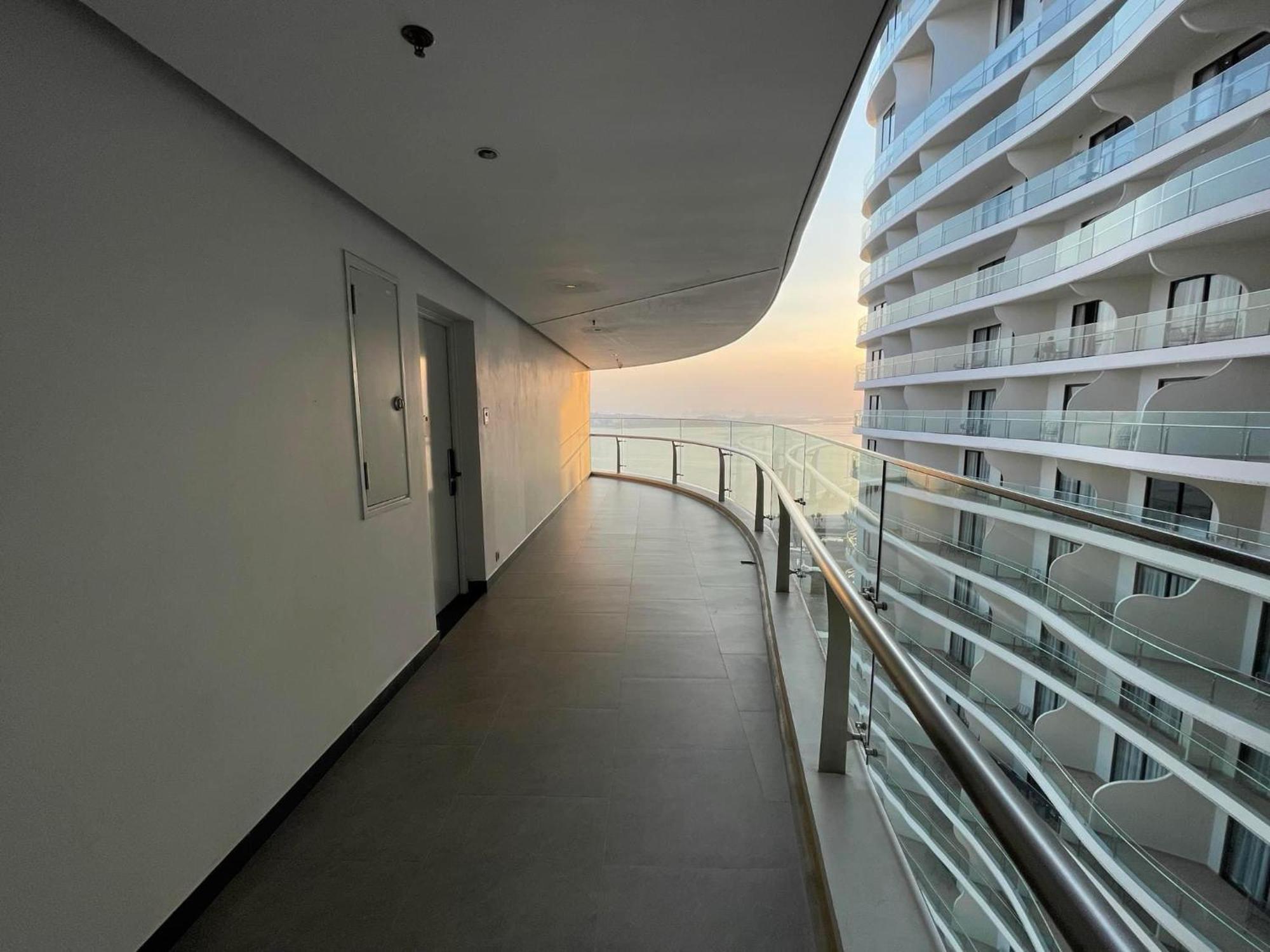 Bay View Halong Panoramic Bay View Luxury