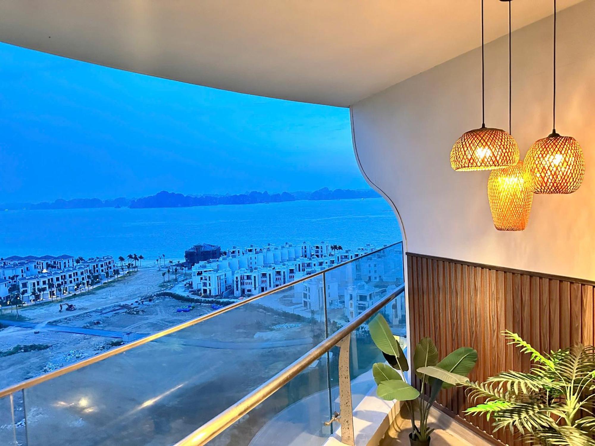 Bay View Halong Panoramic Bay View Luxury * Ha Long