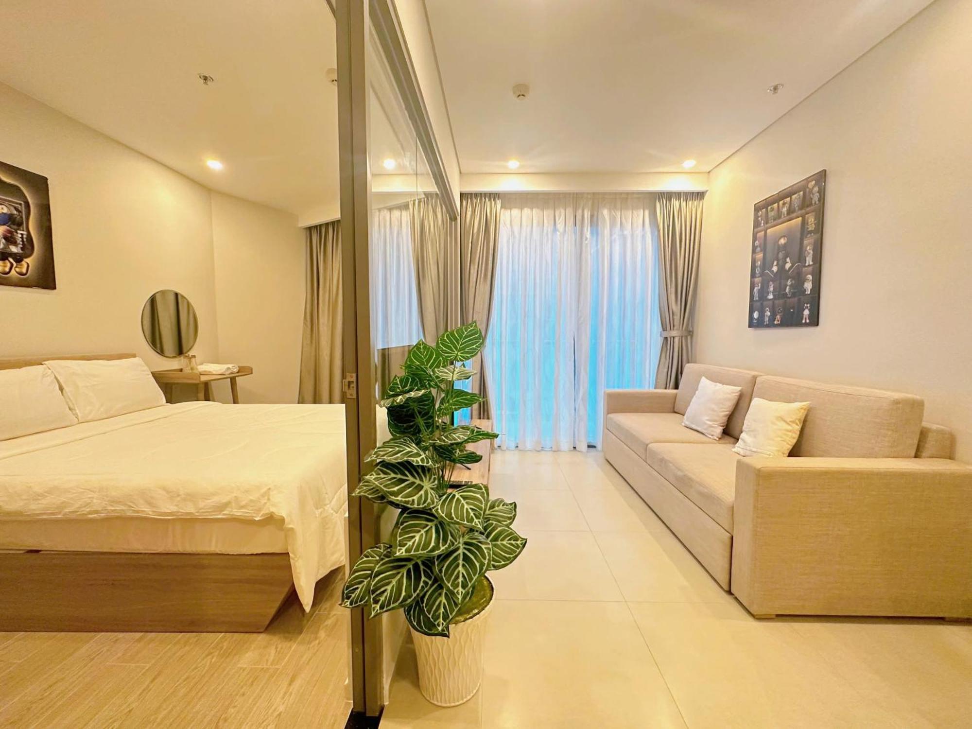 The Song 5 Stars Rex House Apartment