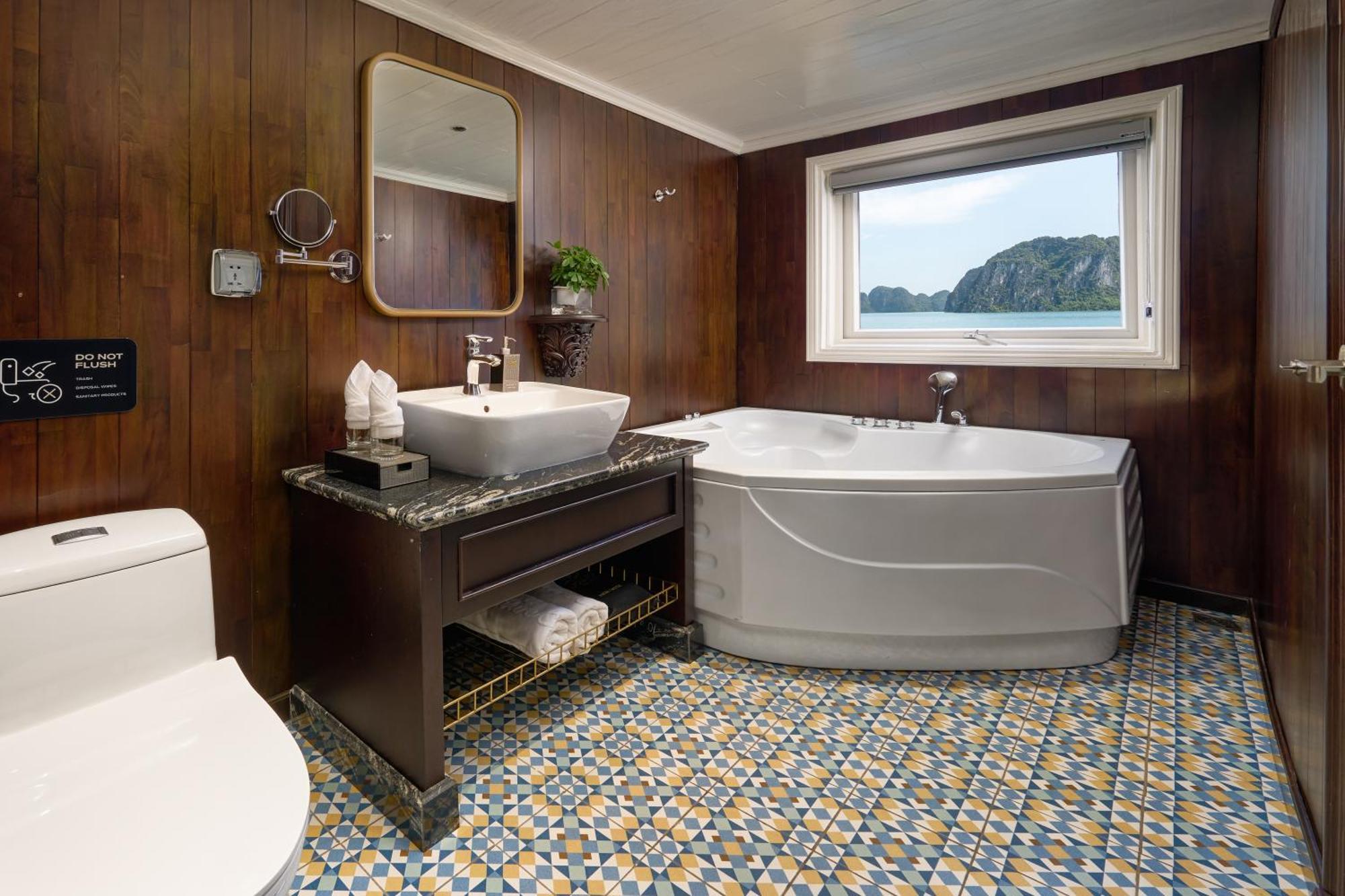 Signature Royal Halong Cruise Ha Long