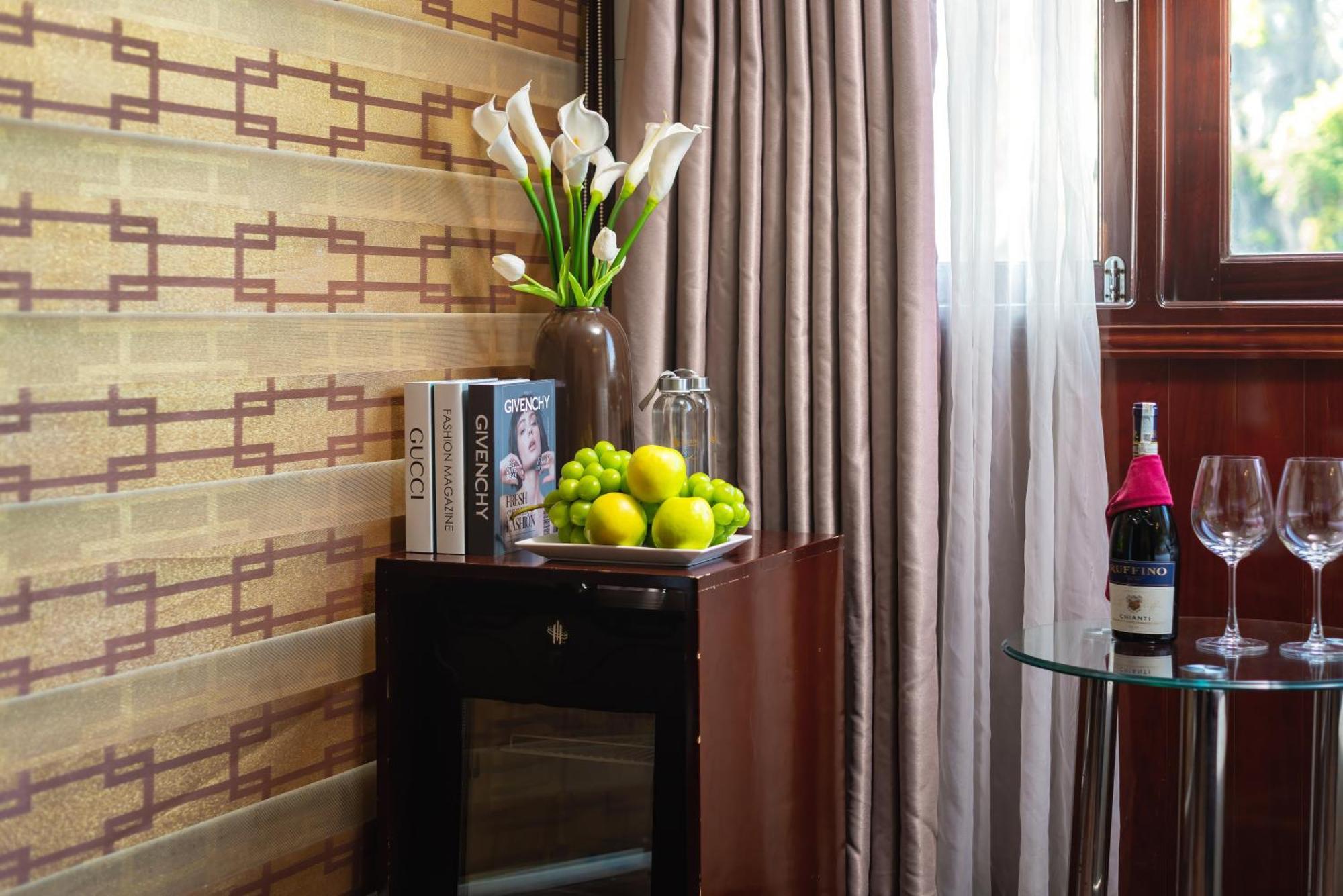 Swan Cruises Halong 4* Ha Long