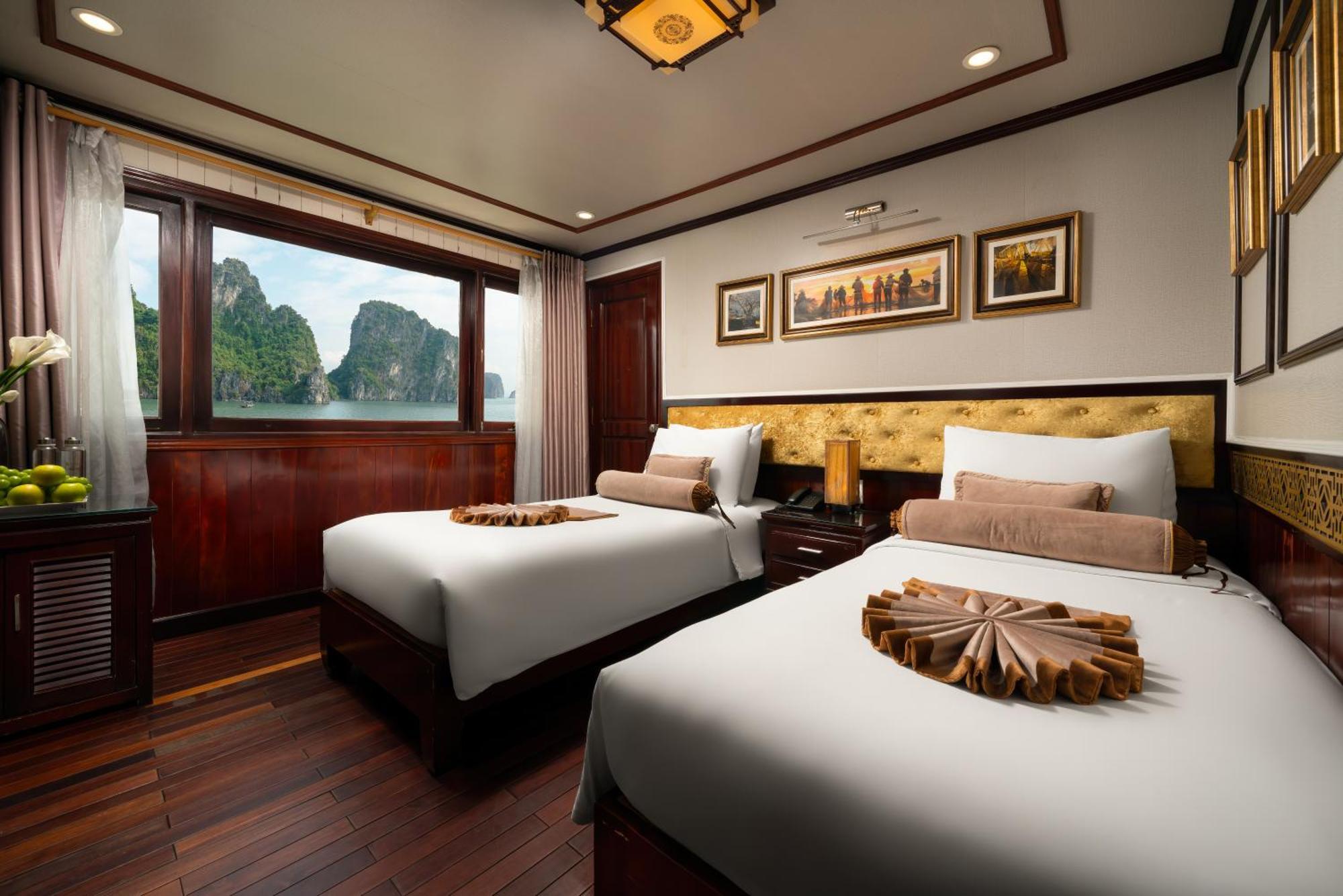 Swan Cruises Halong  Ha Long