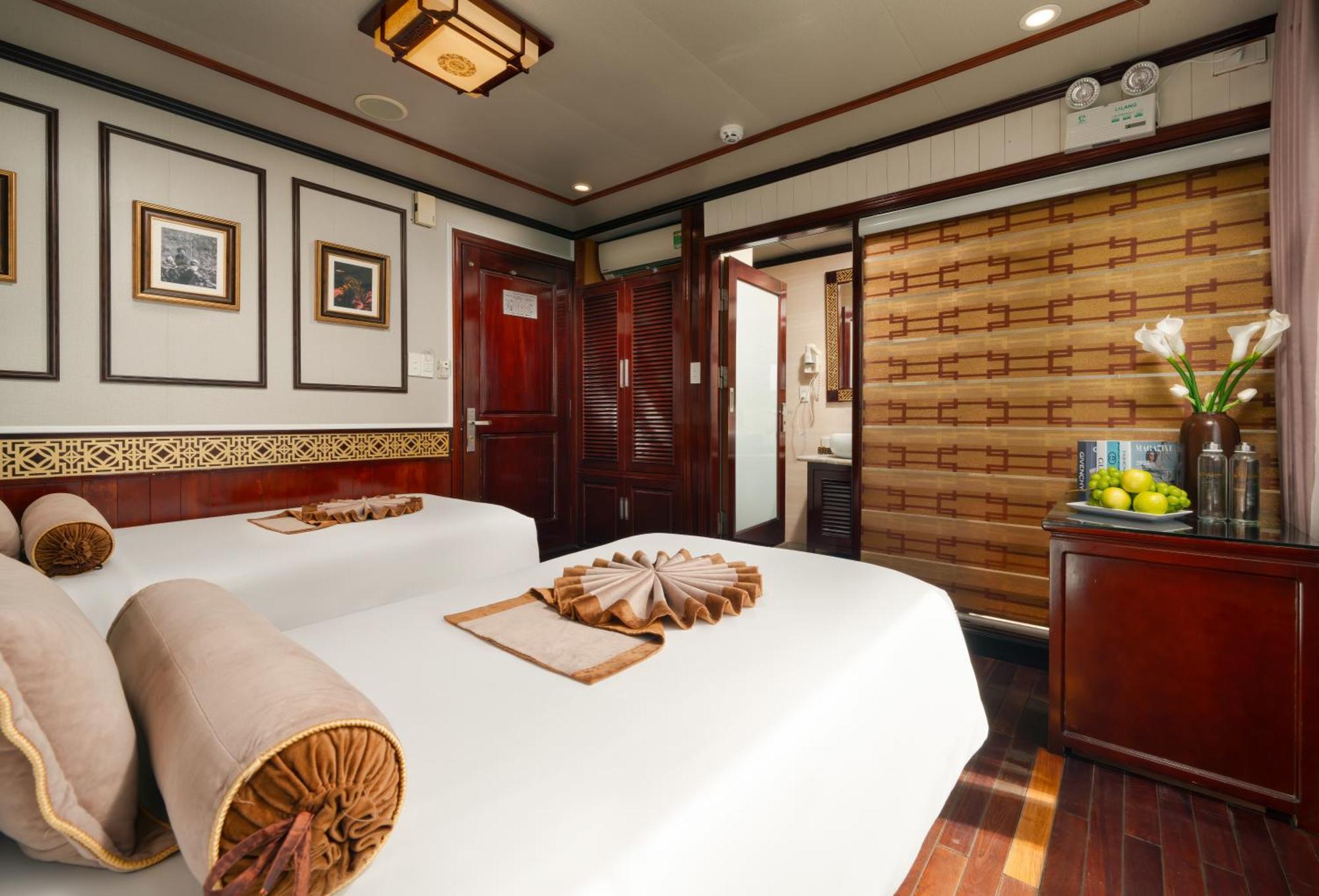  Swan Cruises Halong Ha Long