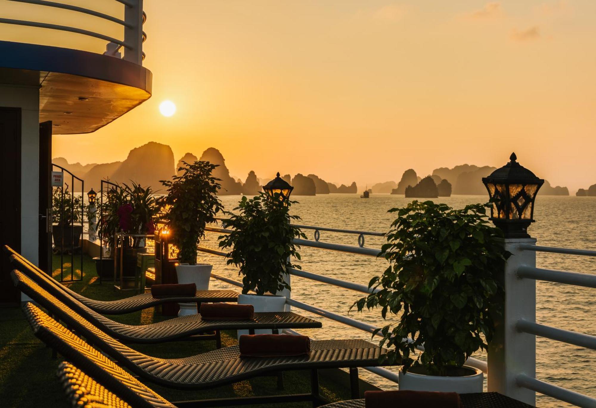 Swan Cruises Halong