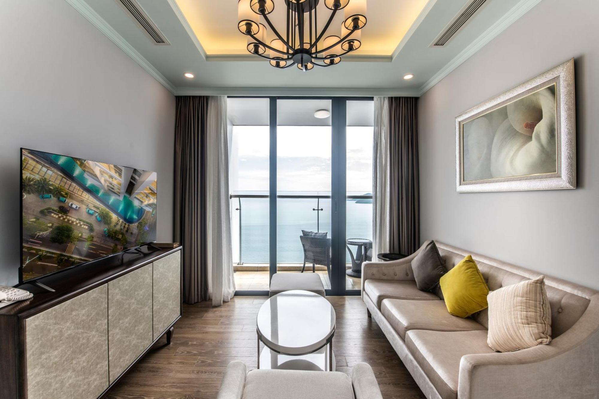 Khách sạn Vinpearl Condotel Beachfront