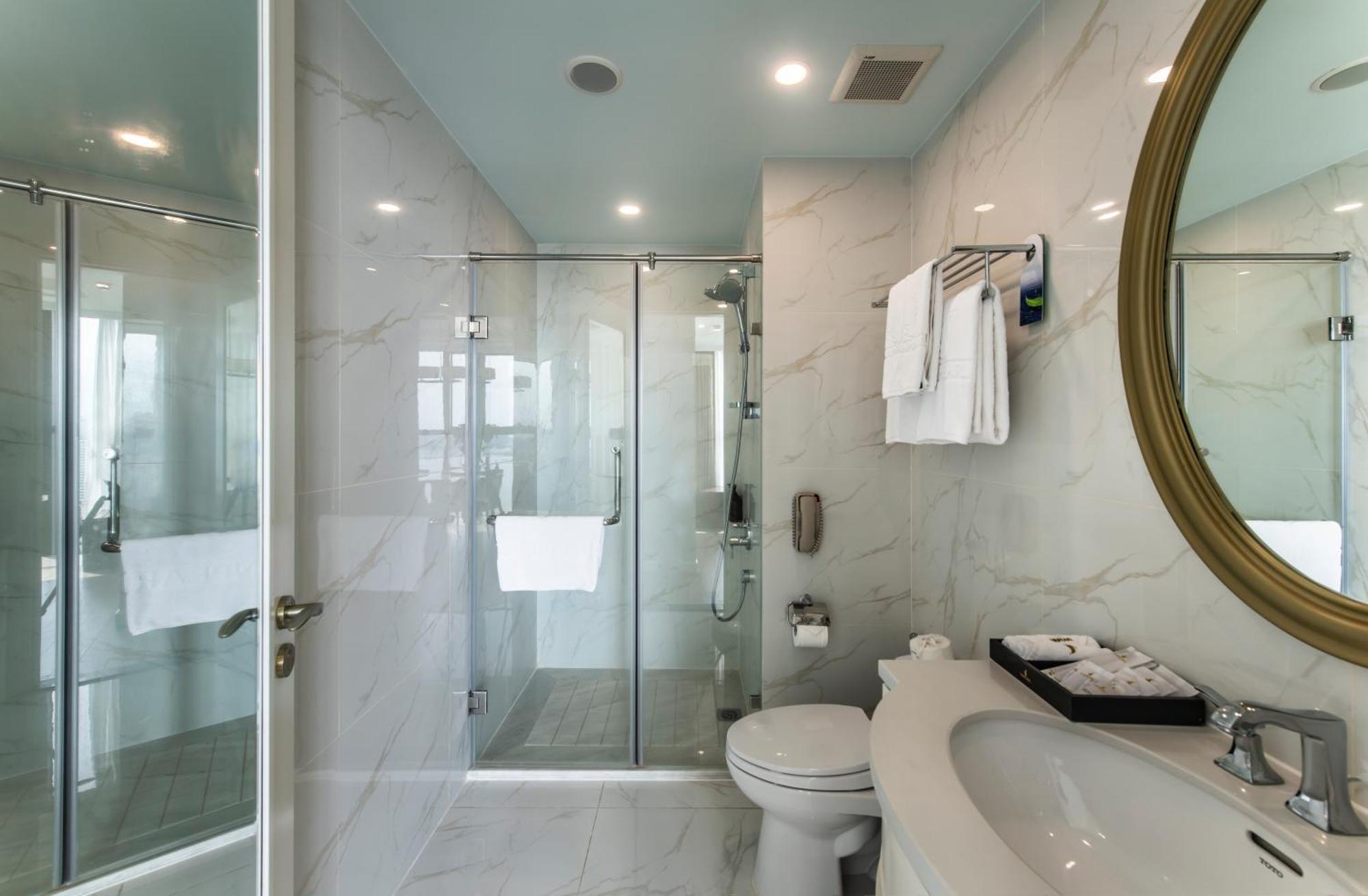 Vinpearl Condotel Beachfront Khách sạn 5*