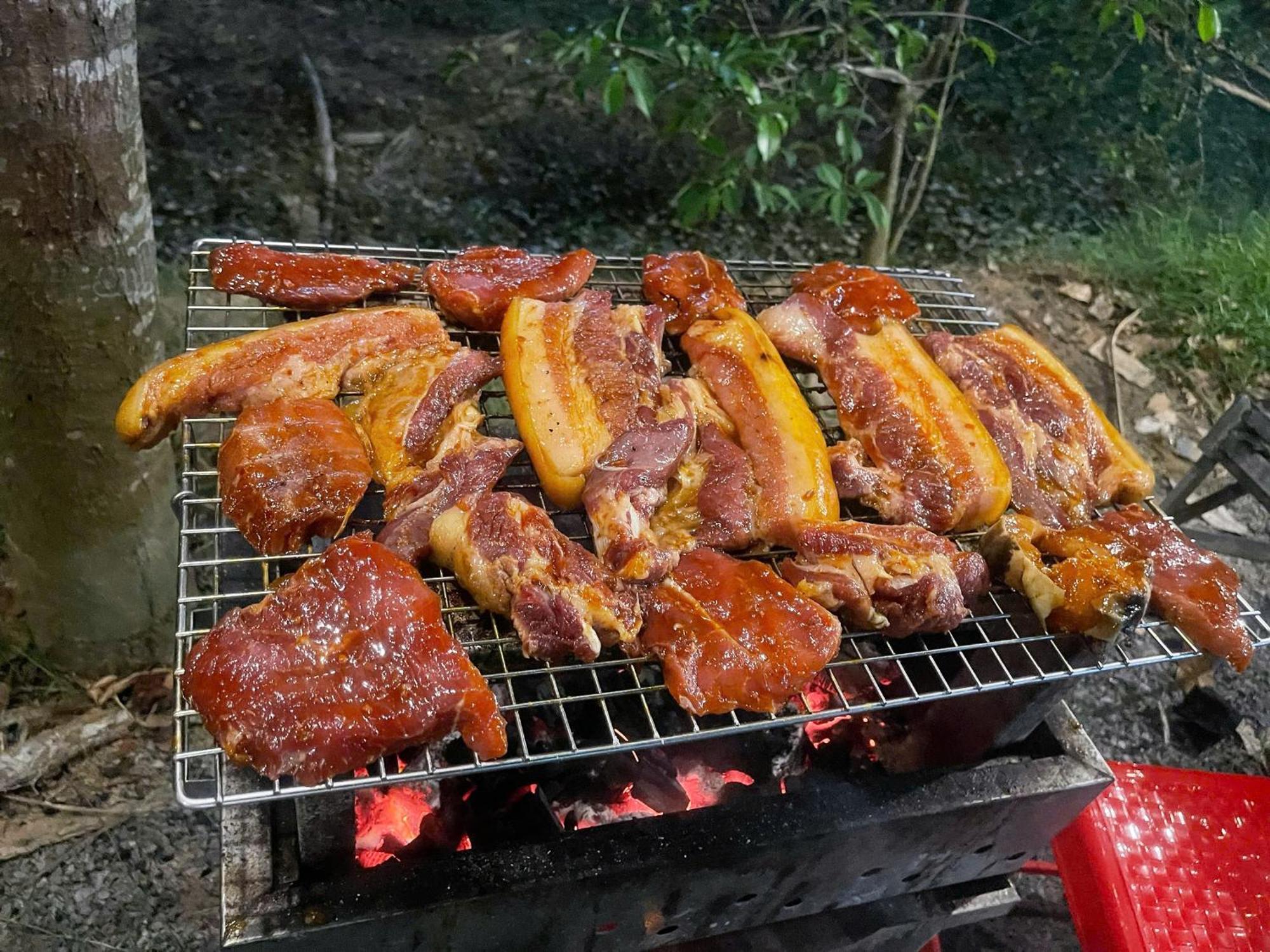 Rice Straw Lodge- Quan Tom
