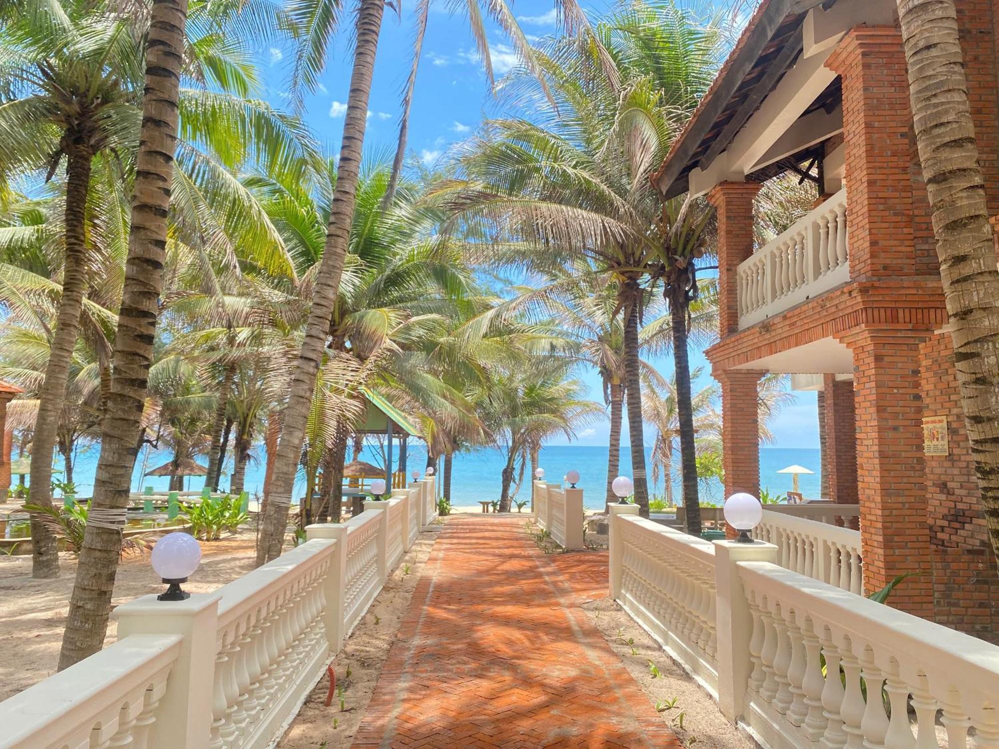 Kega Lighthouse Resort
