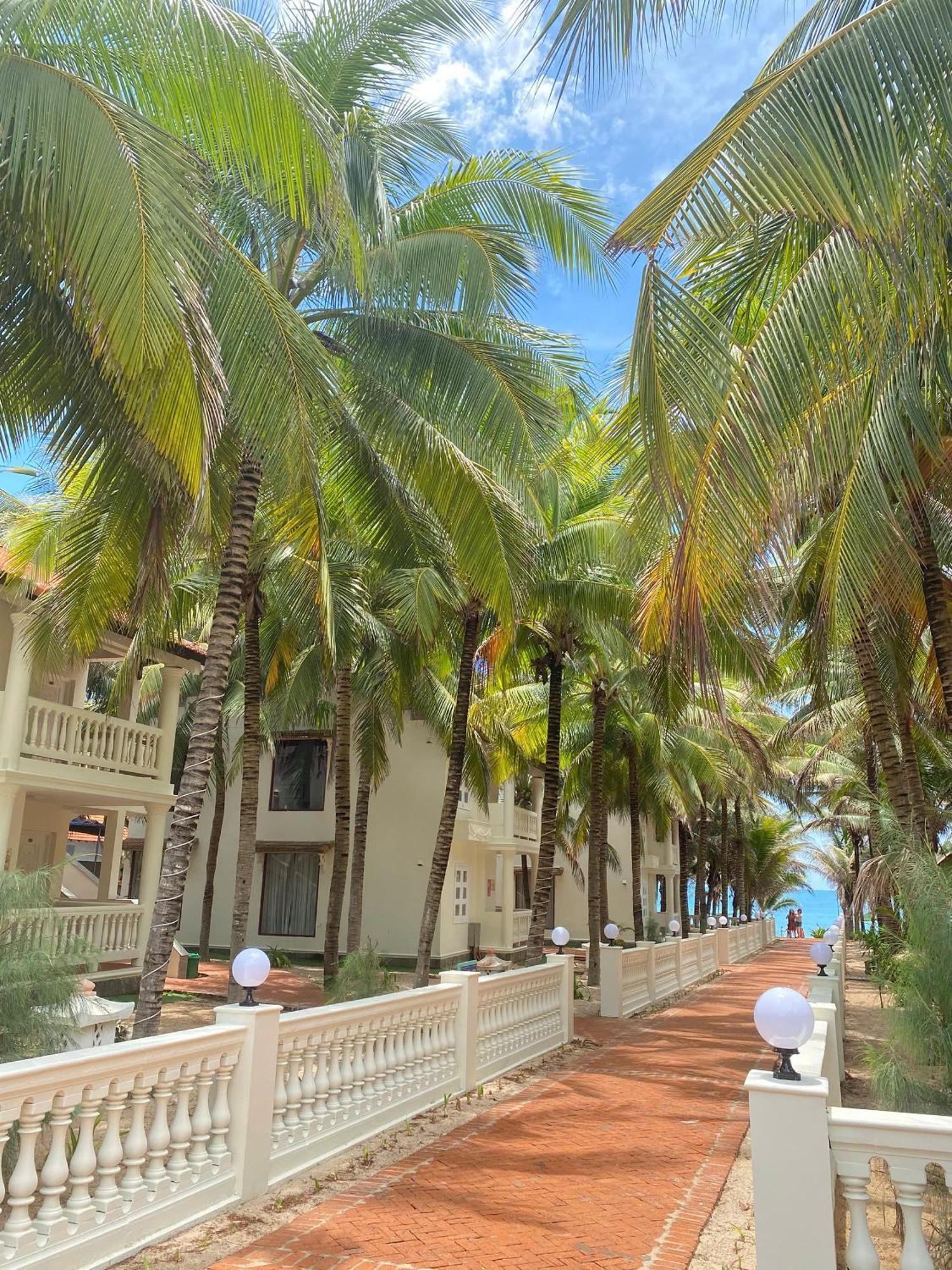Kega Lighthouse Resort 3*