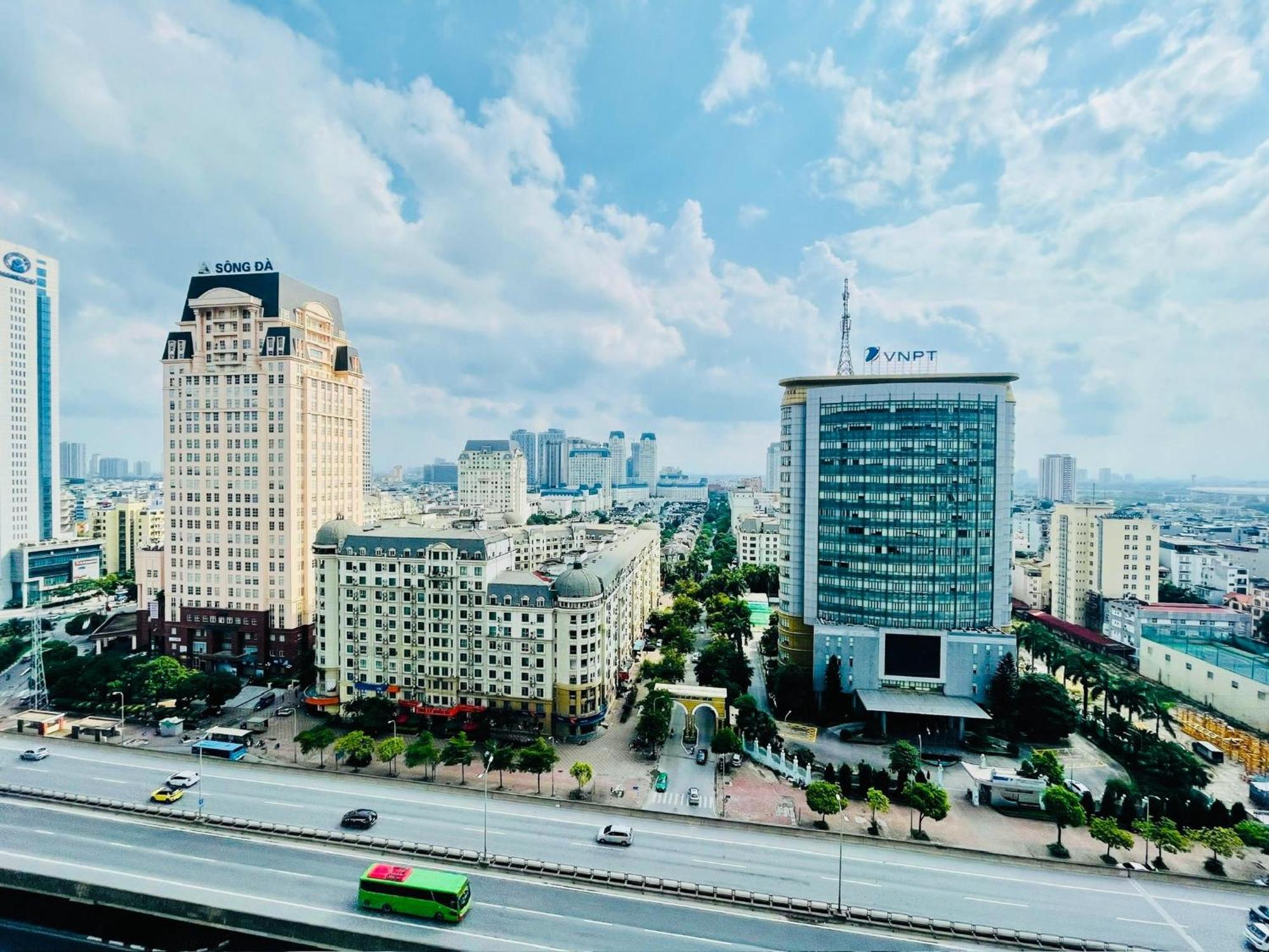 - Vinhomes Skylake - Luxury Services - Galaxyhouse Apartment Hanoi
